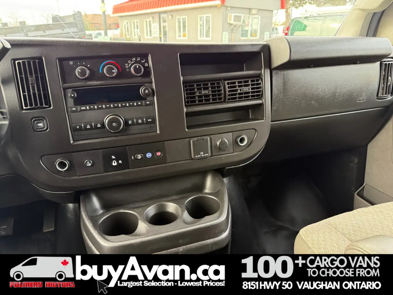 GMC Savana снимка GMC Savana