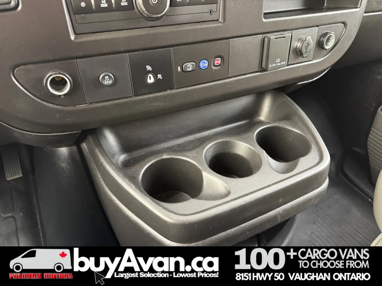 GMC Savana снимка GMC Savana