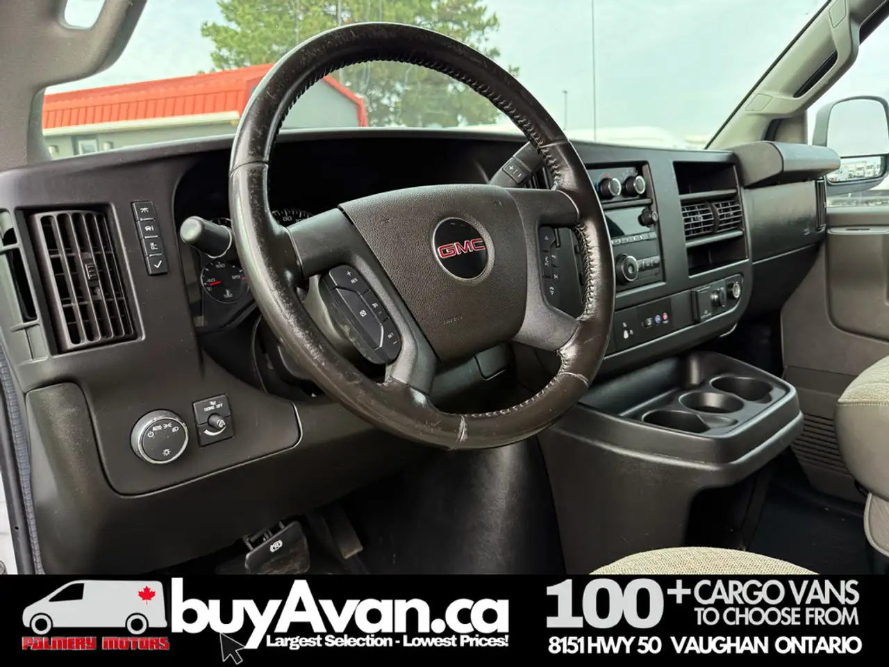 GMC Savana снимка GMC Savana