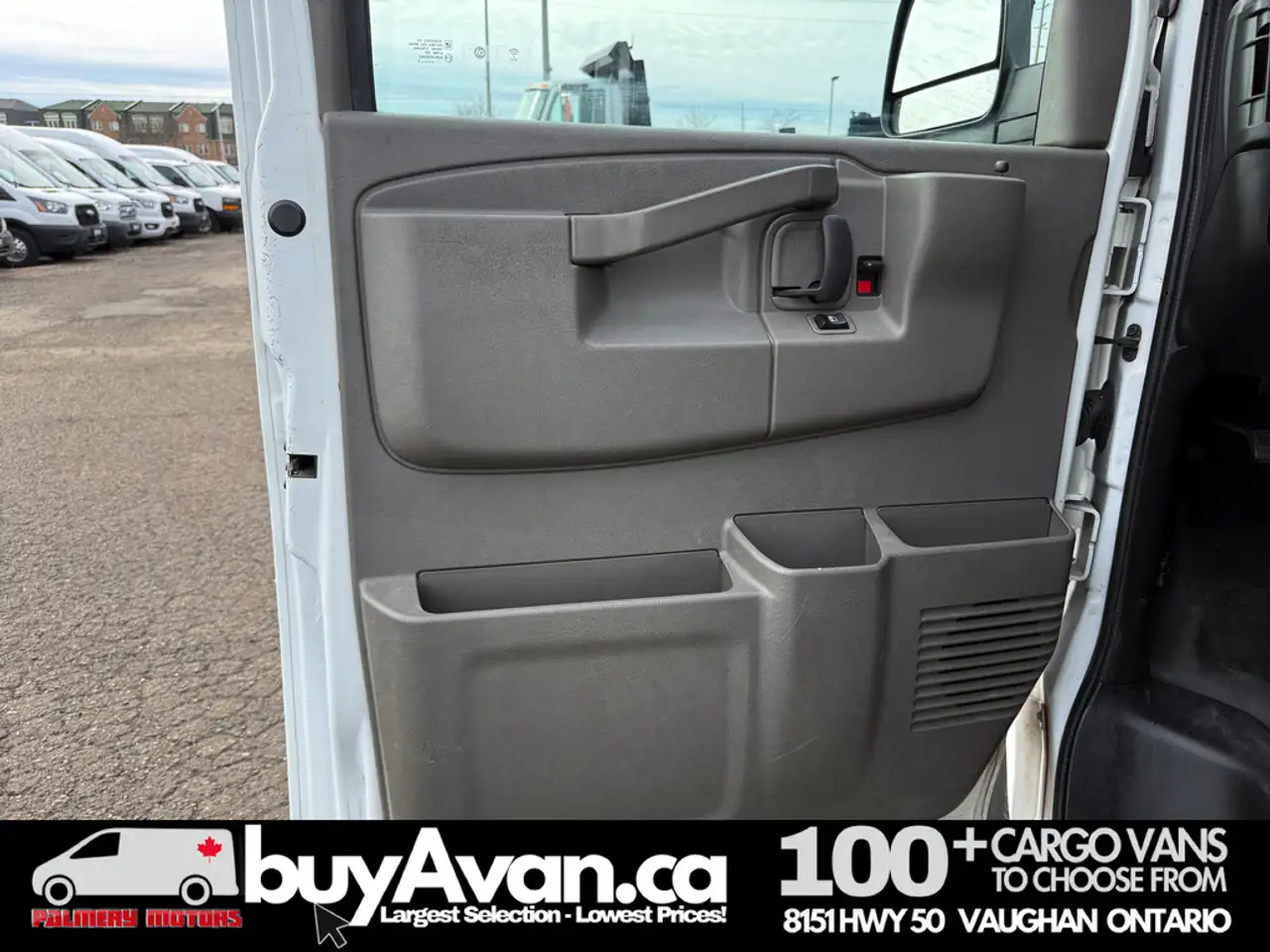 GMC Savana снимка GMC Savana