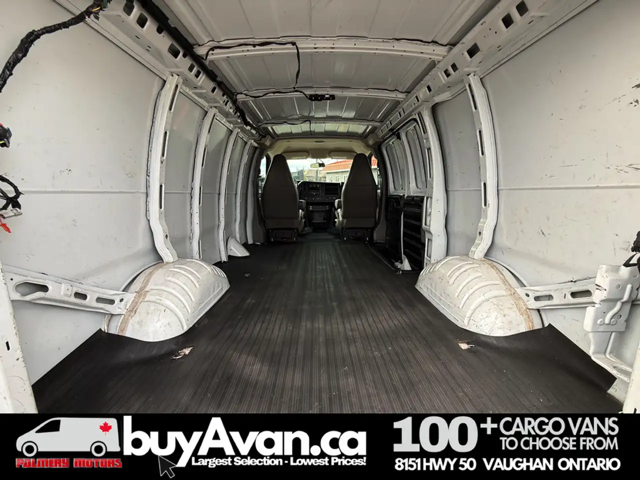 GMC Savana снимка GMC Savana