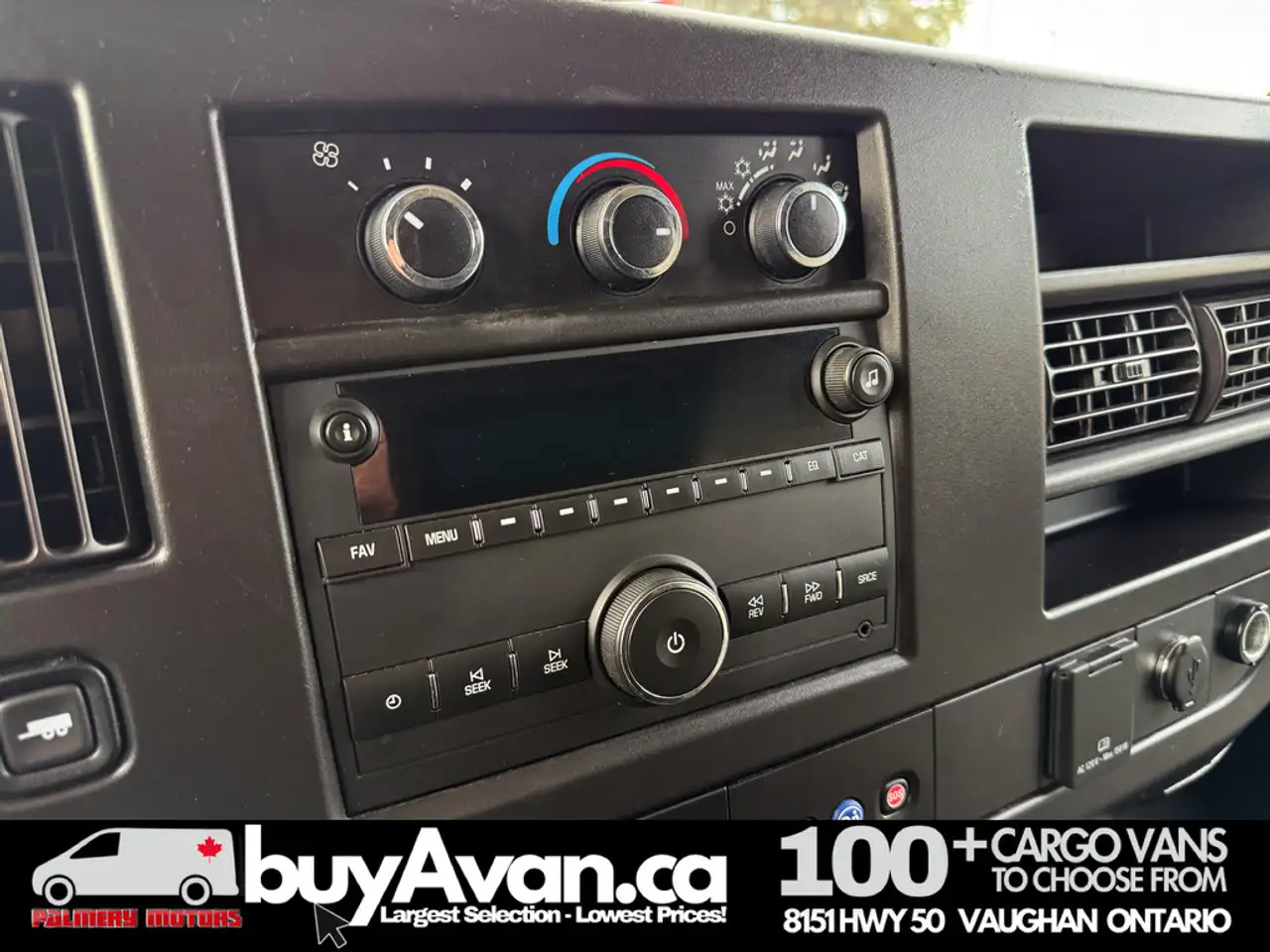 GMC Savana снимка GMC Savana