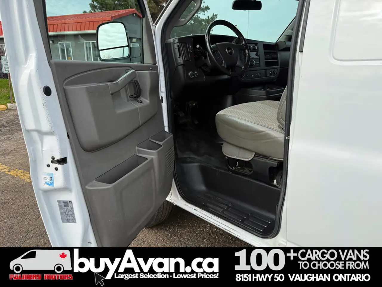 GMC Savana снимка GMC Savana