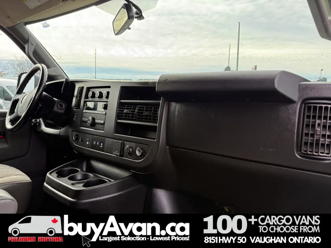 GMC Savana снимка GMC Savana