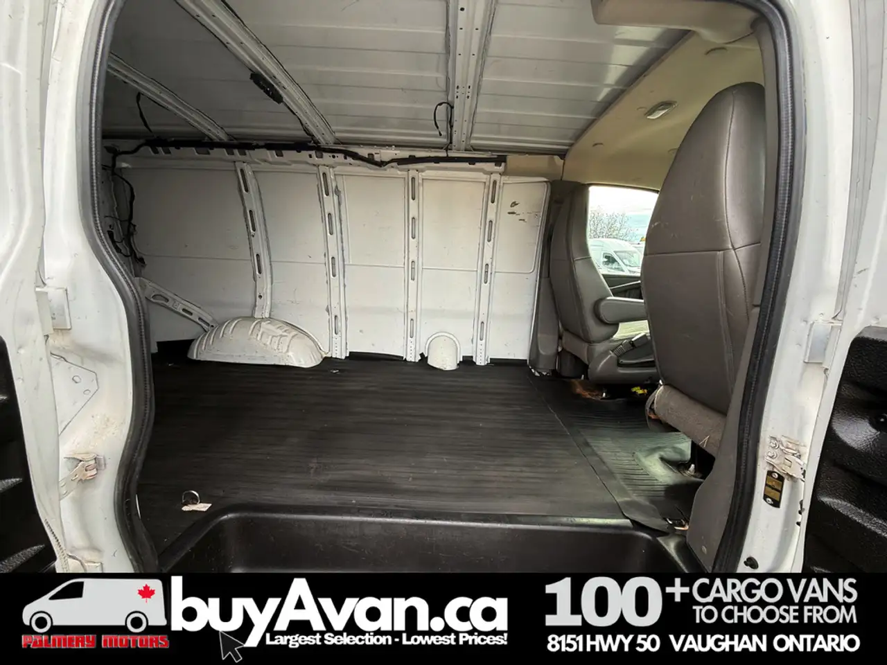 GMC Savana снимка GMC Savana