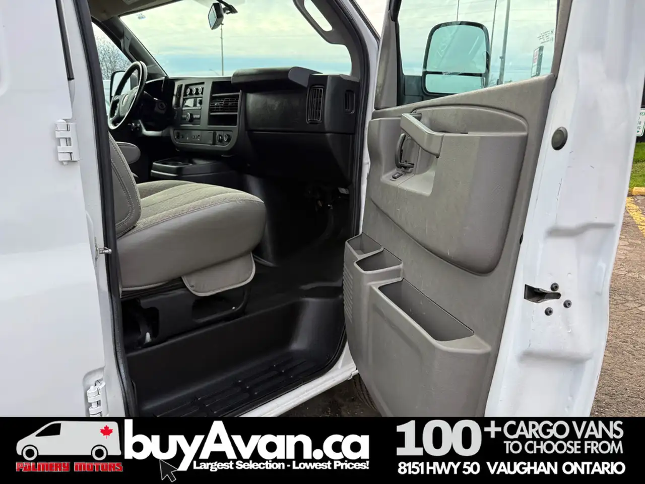 GMC Savana снимка GMC Savana