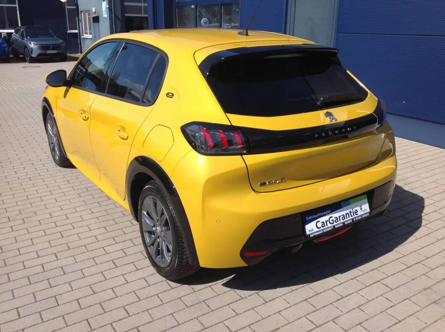 Peugeot 208 Allure Pack Elektromotor 136 - Navigation Jaune - 2