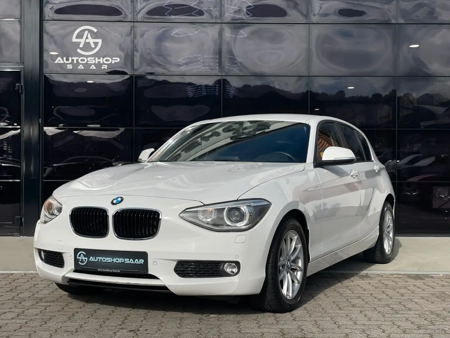 BMW 114 1 Lim. 5-trg. 114 i  AHK/SHZ/PDC Weiß - 1