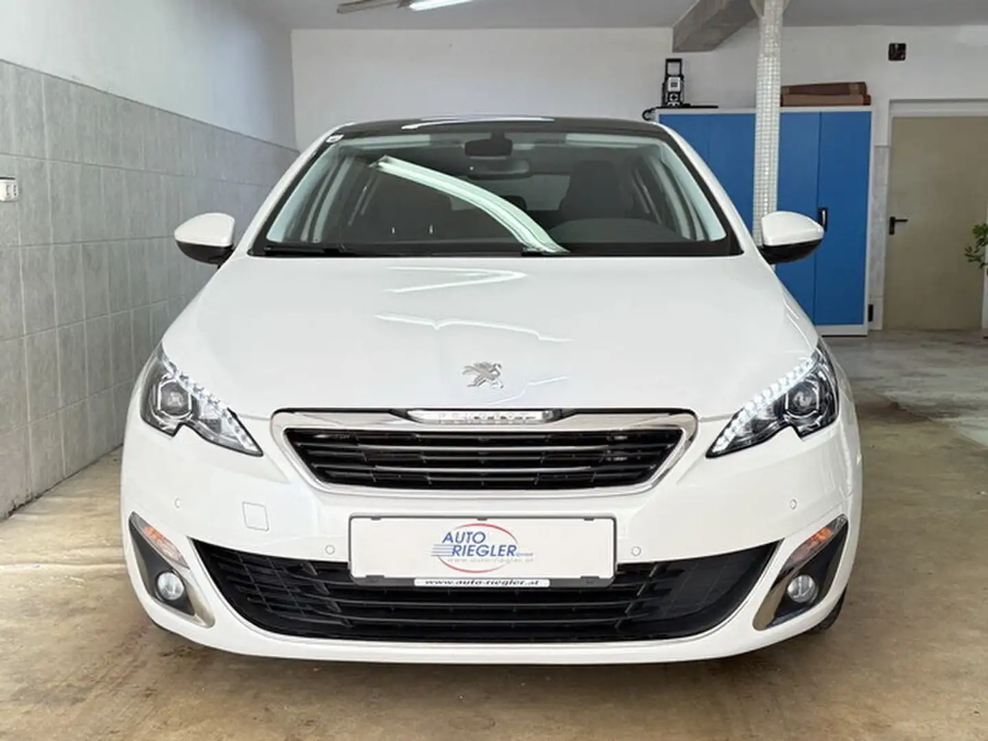 Peugeot 308 Allure ''LED-Navi-Sitzheizung-Glasdach-PDC'' Weiß - 2