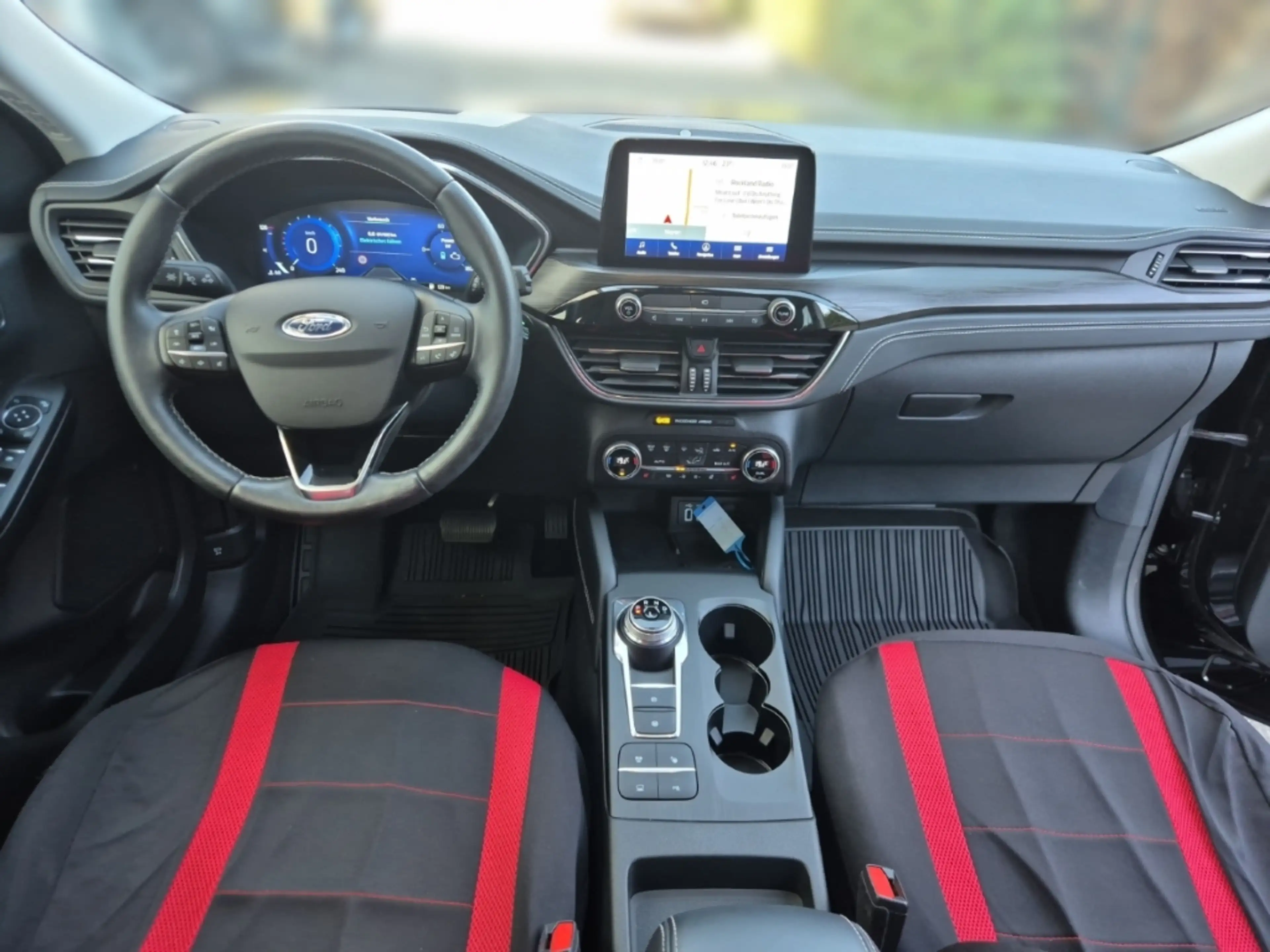 Ford Kuga 2.5 Duratec Hybrid FHEV Vignale — photo 12