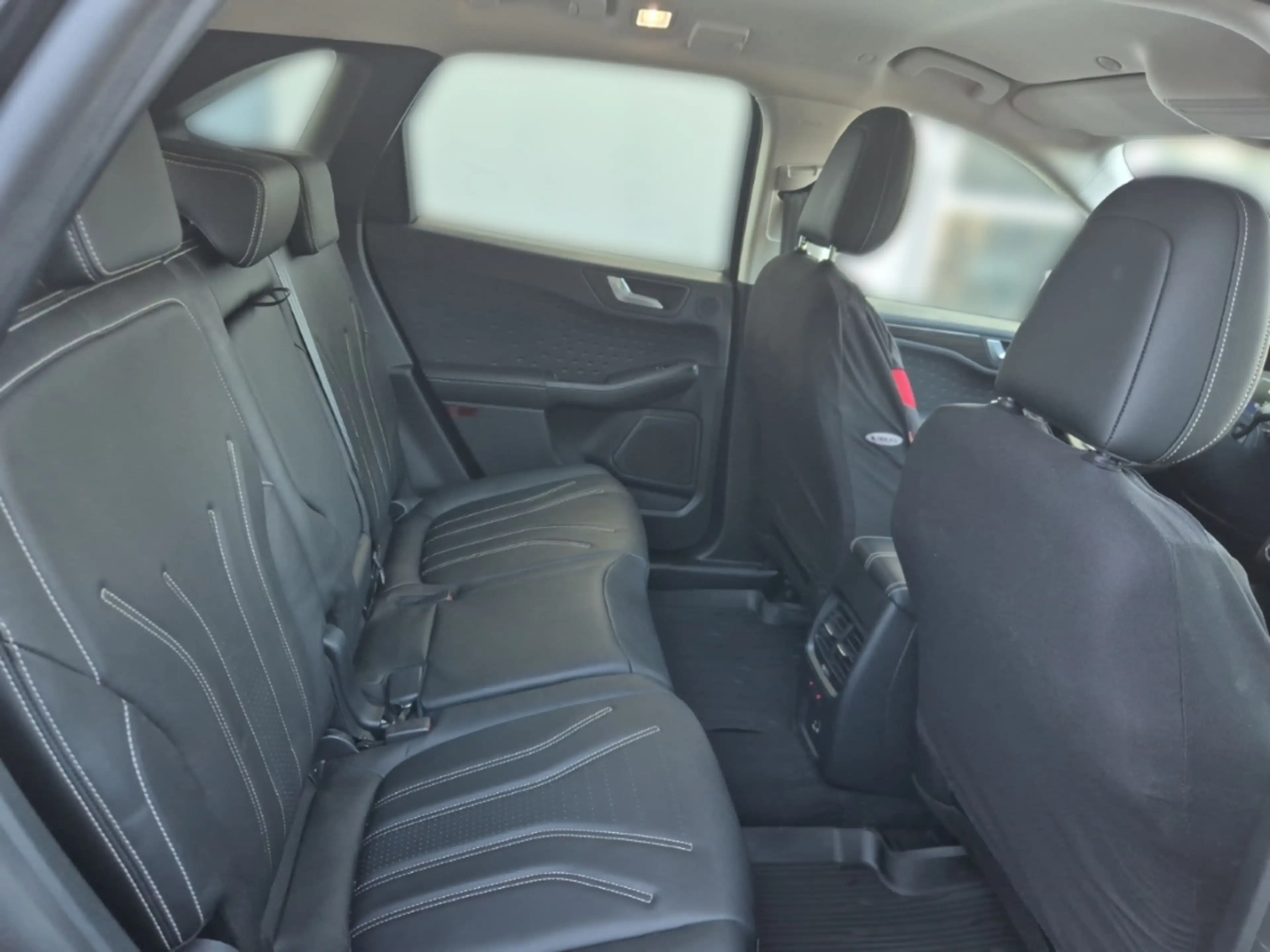 Ford Kuga 2.5 Duratec Hybrid FHEV Vignale — photo 14