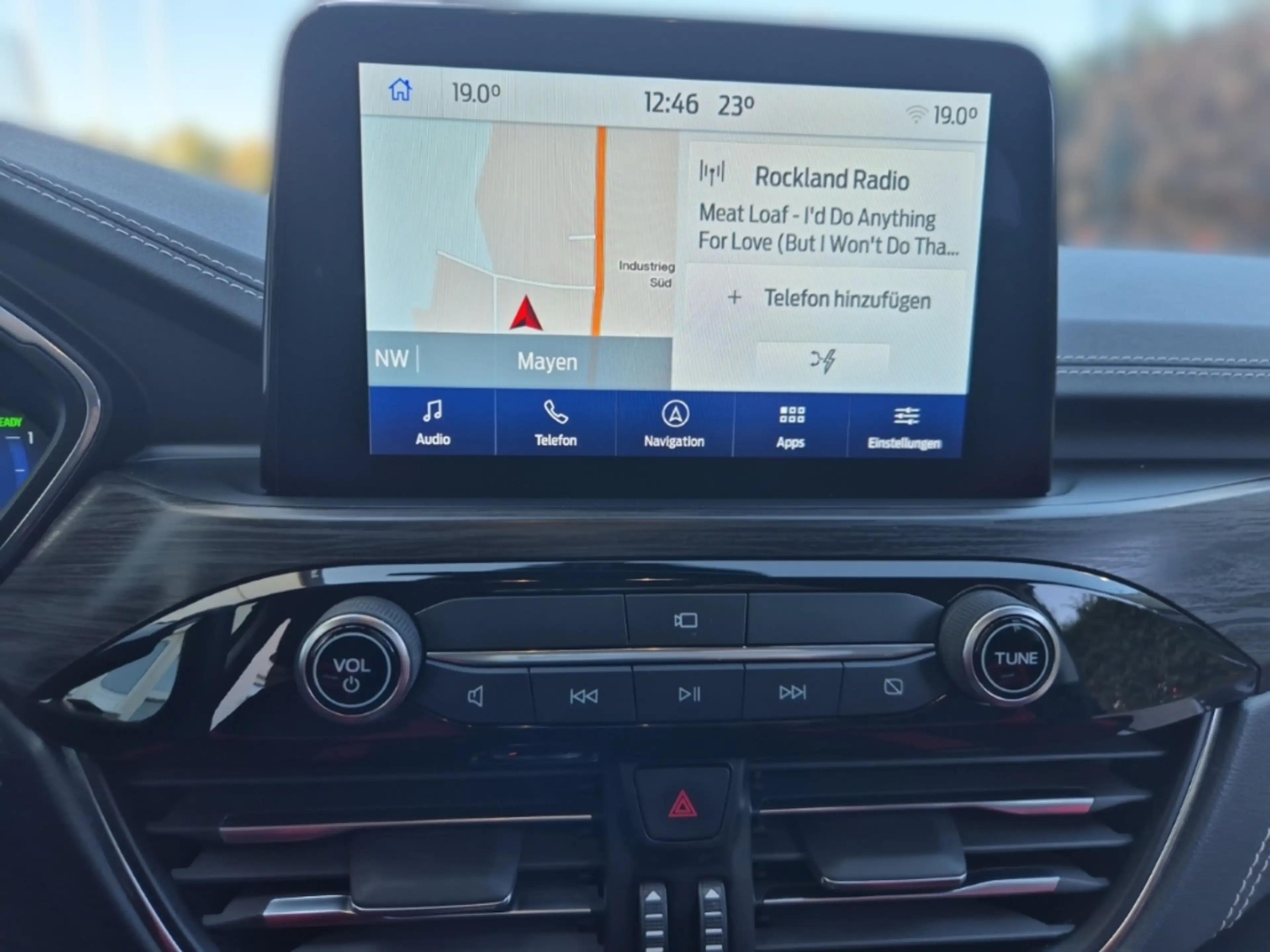 Ford Kuga 2.5 Duratec Hybrid FHEV Vignale — photo 10