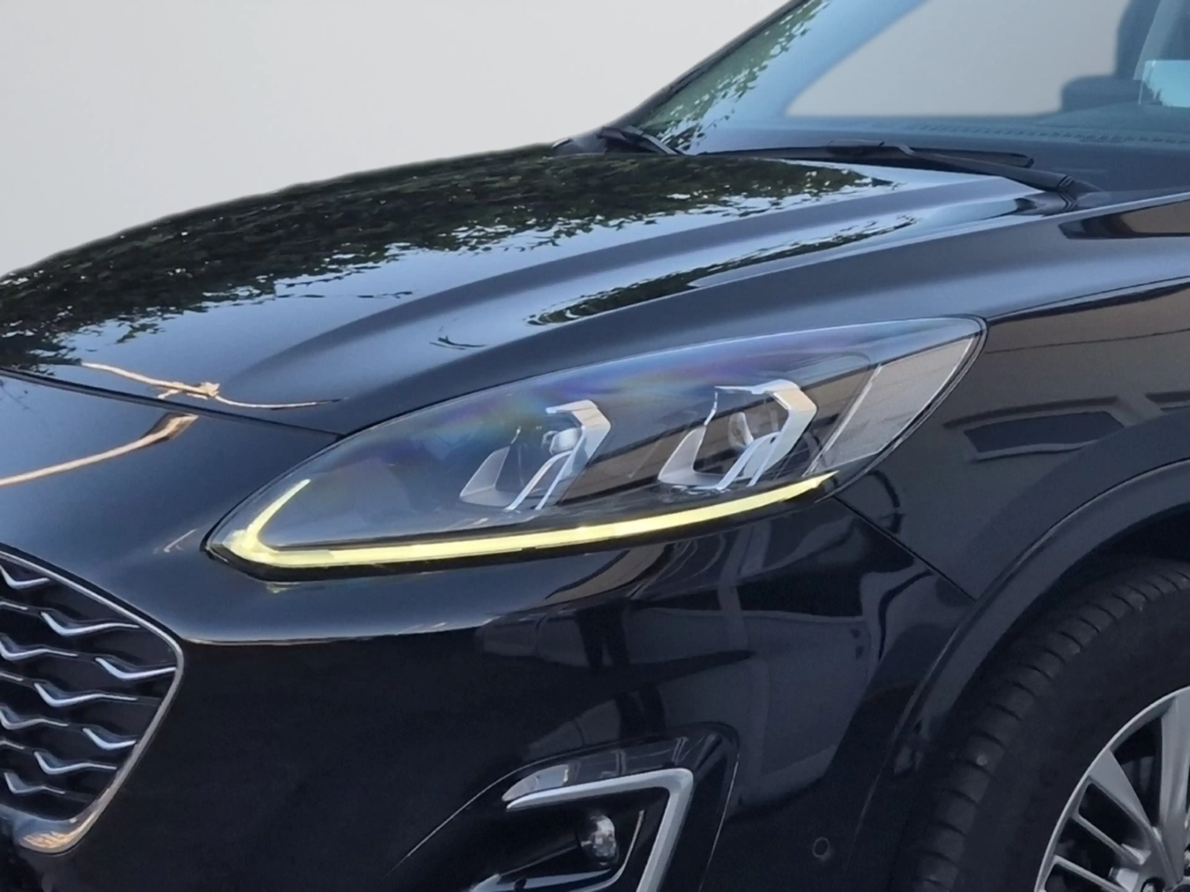 Ford Kuga 2.5 Duratec Hybrid FHEV Vignale — photo 6