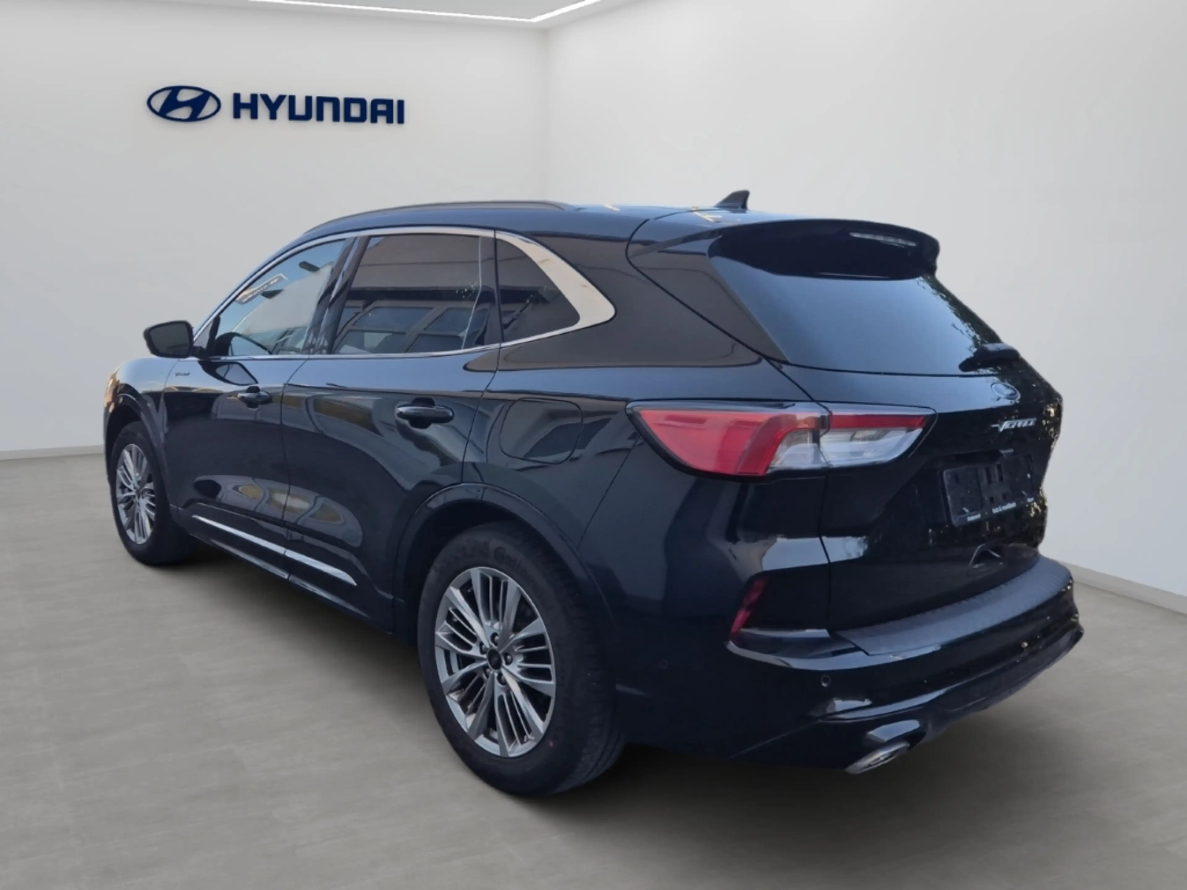 Ford Kuga 2.5 Duratec Hybrid FHEV Vignale — photo 5