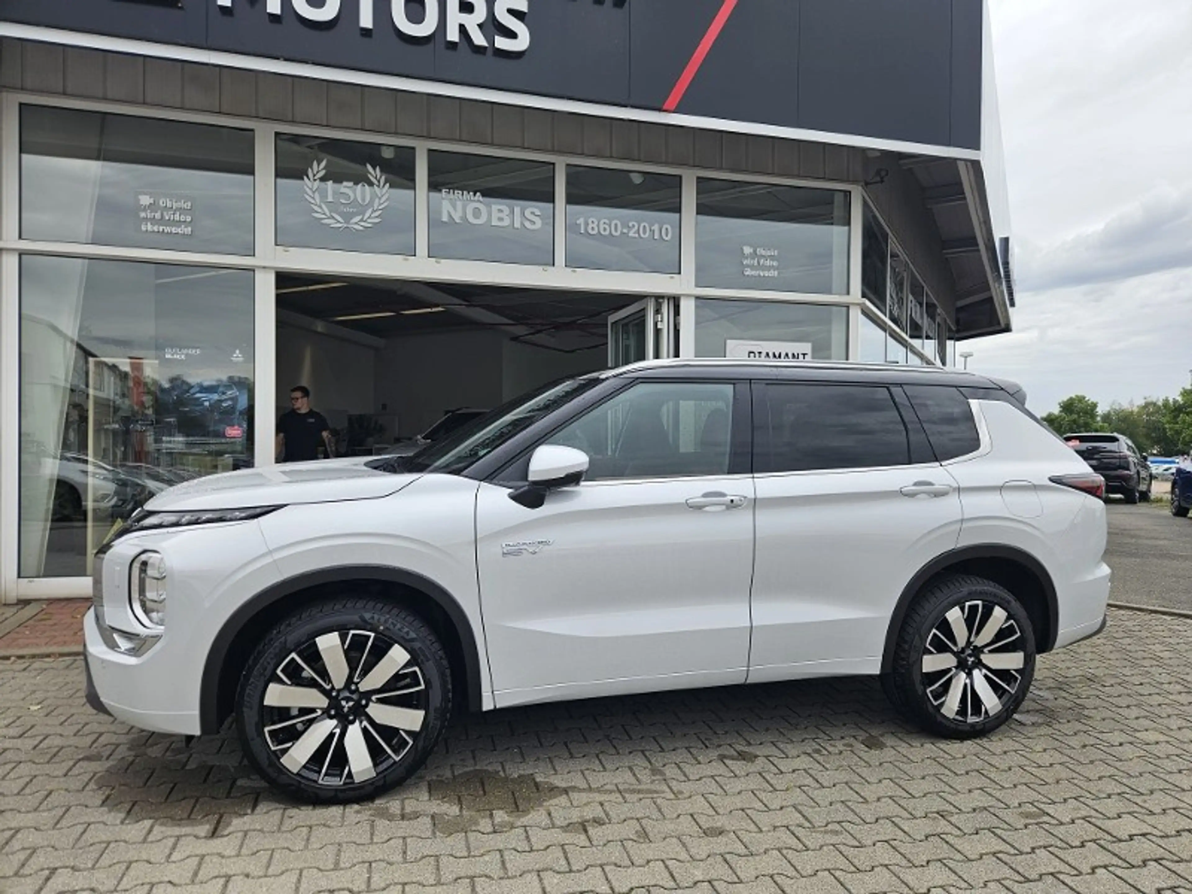 Mitsubishi Outlander 2.4L PHEV Diamant TOP Luxury-Paket