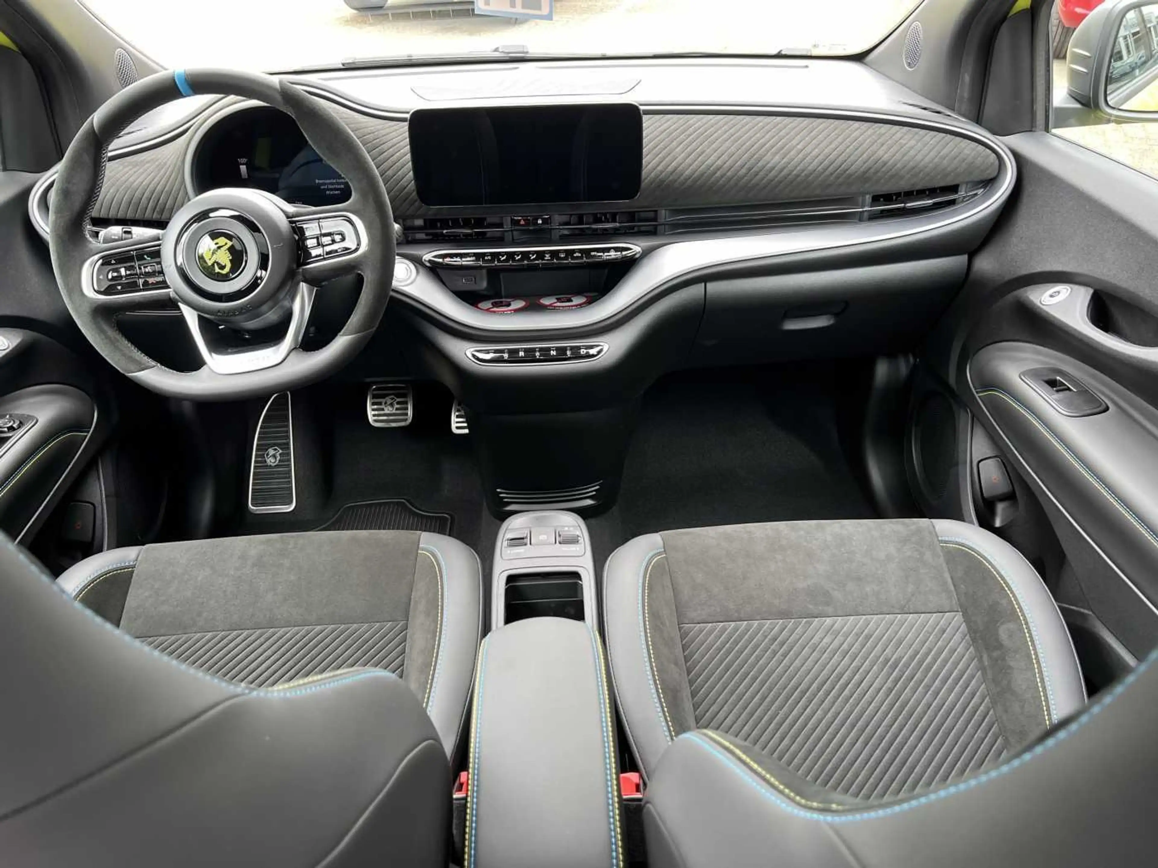 Abarth 500e Turismo — photo 12