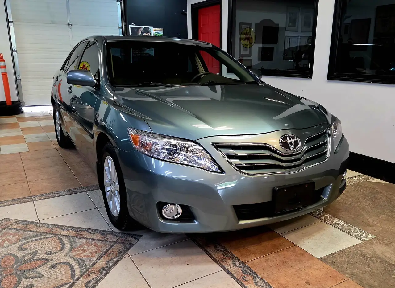 Toyota Camry снимка Toyota Camry