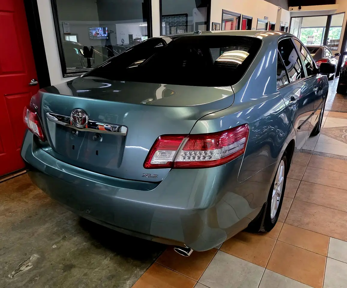 Toyota Camry снимка Toyota Camry