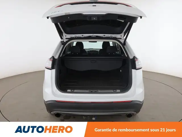 Ford Edge view 16