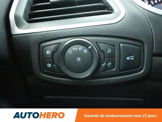 Ford Edge view 28