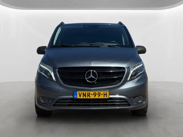 Mercedes-Benz Vito view 9