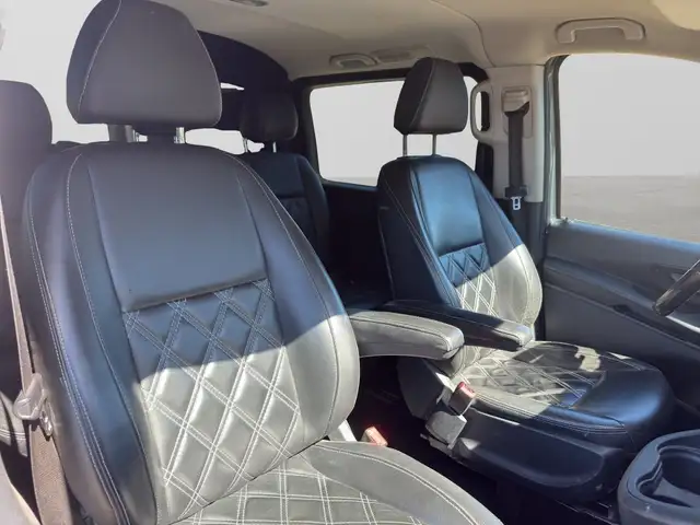 Mercedes-Benz Vito view 2