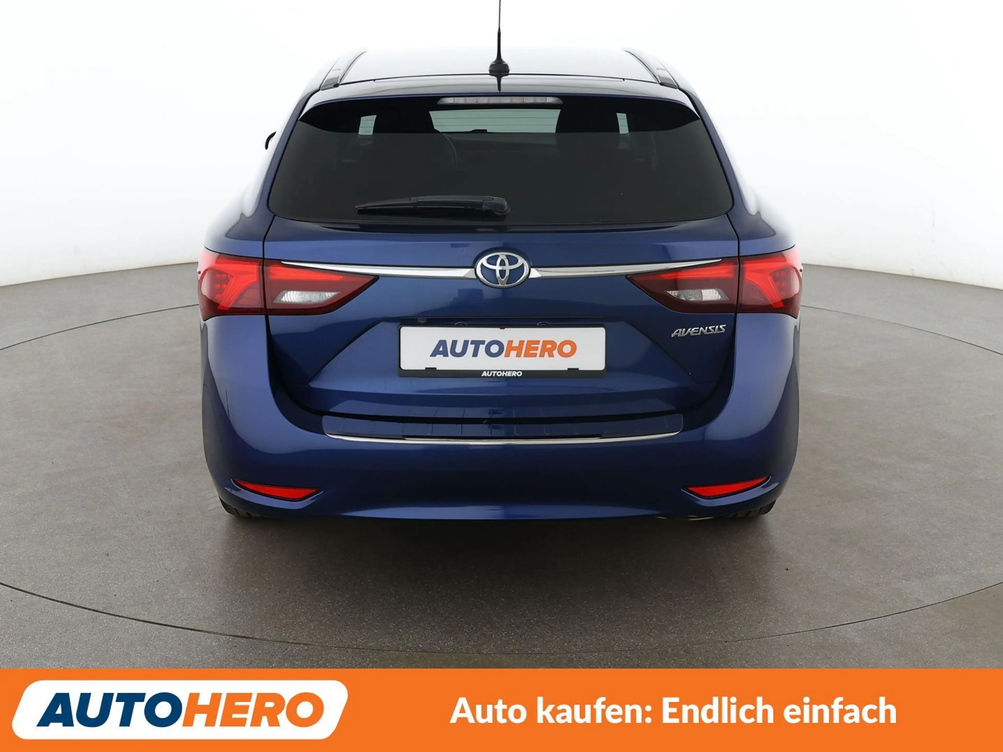 Toyota Avensis 1.8 Team D *NAVI*BI-LED*TEMPO*CAM*SHZ* — photo 5