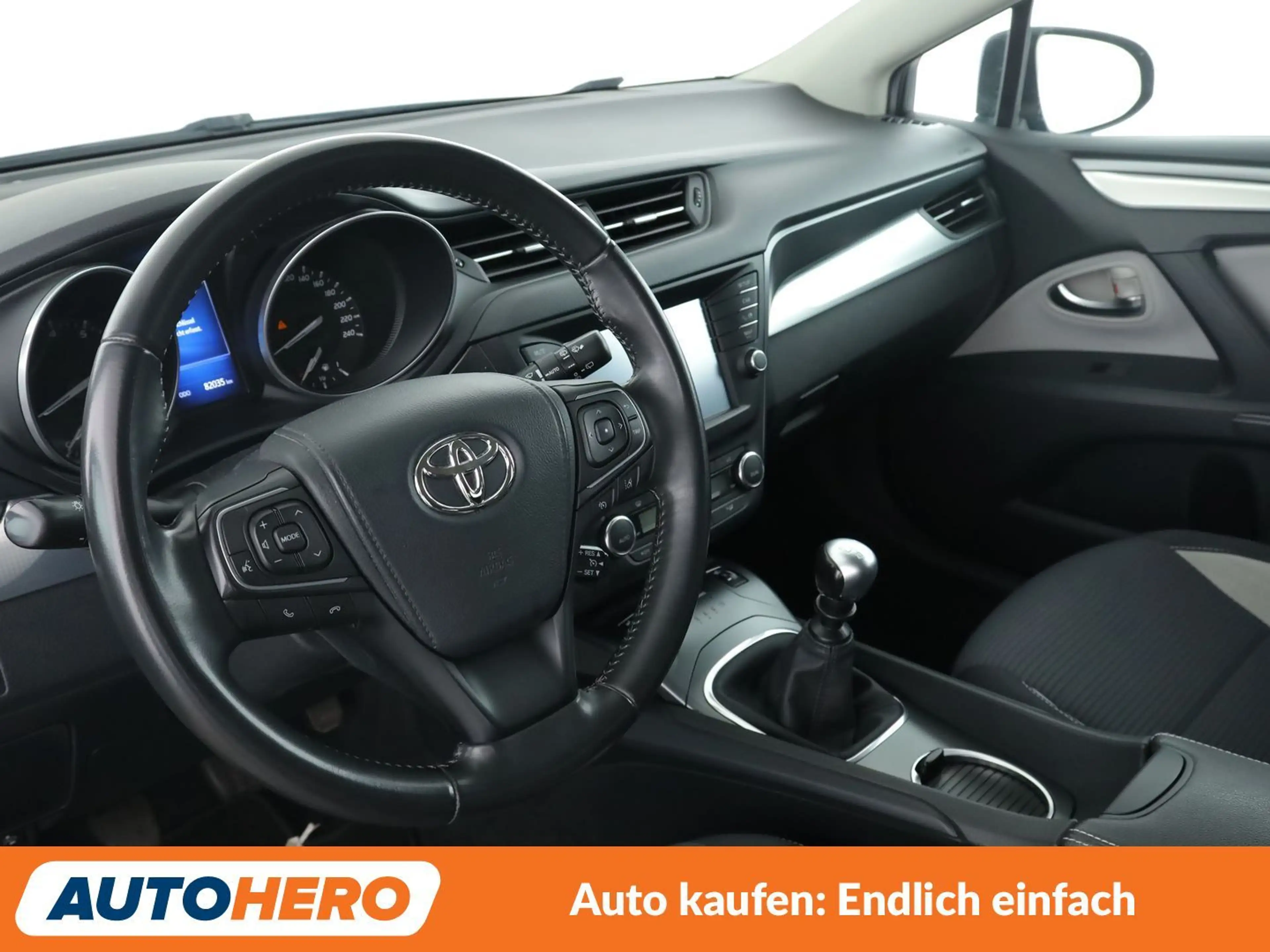 Toyota Avensis 1.8 Team D *NAVI*BI-LED*TEMPO*CAM*SHZ* — photo 11