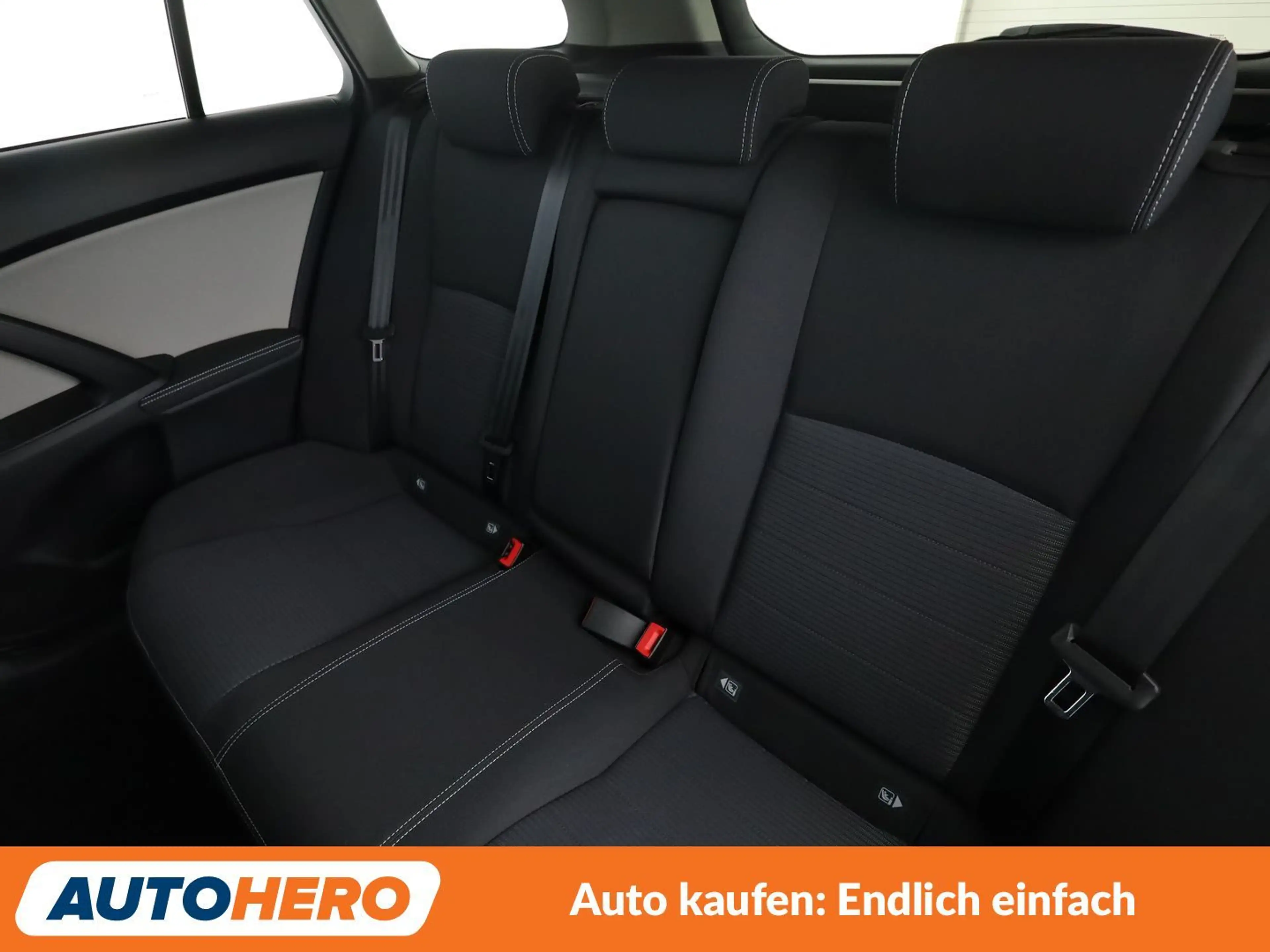 Toyota Avensis 1.8 Team D *NAVI*BI-LED*TEMPO*CAM*SHZ* — photo 14