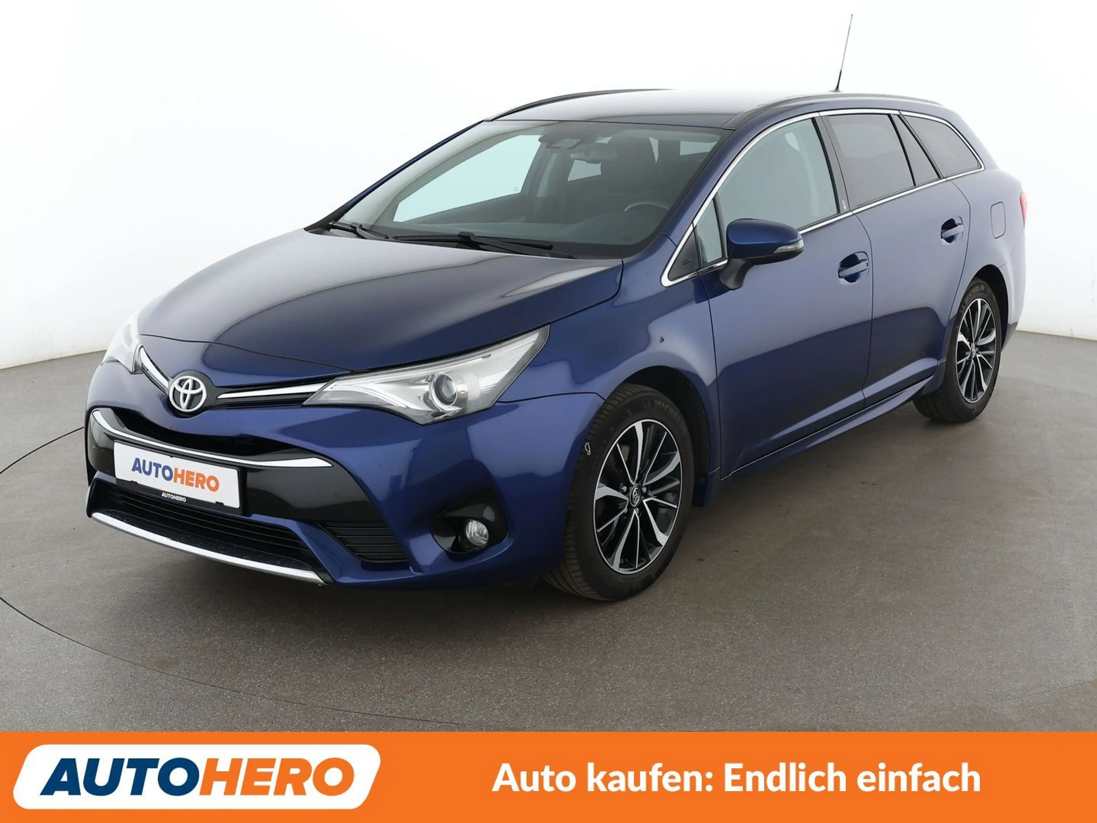 Toyota Avensis 1.8 Team D *NAVI*BI-LED*TEMPO*CAM*SHZ*