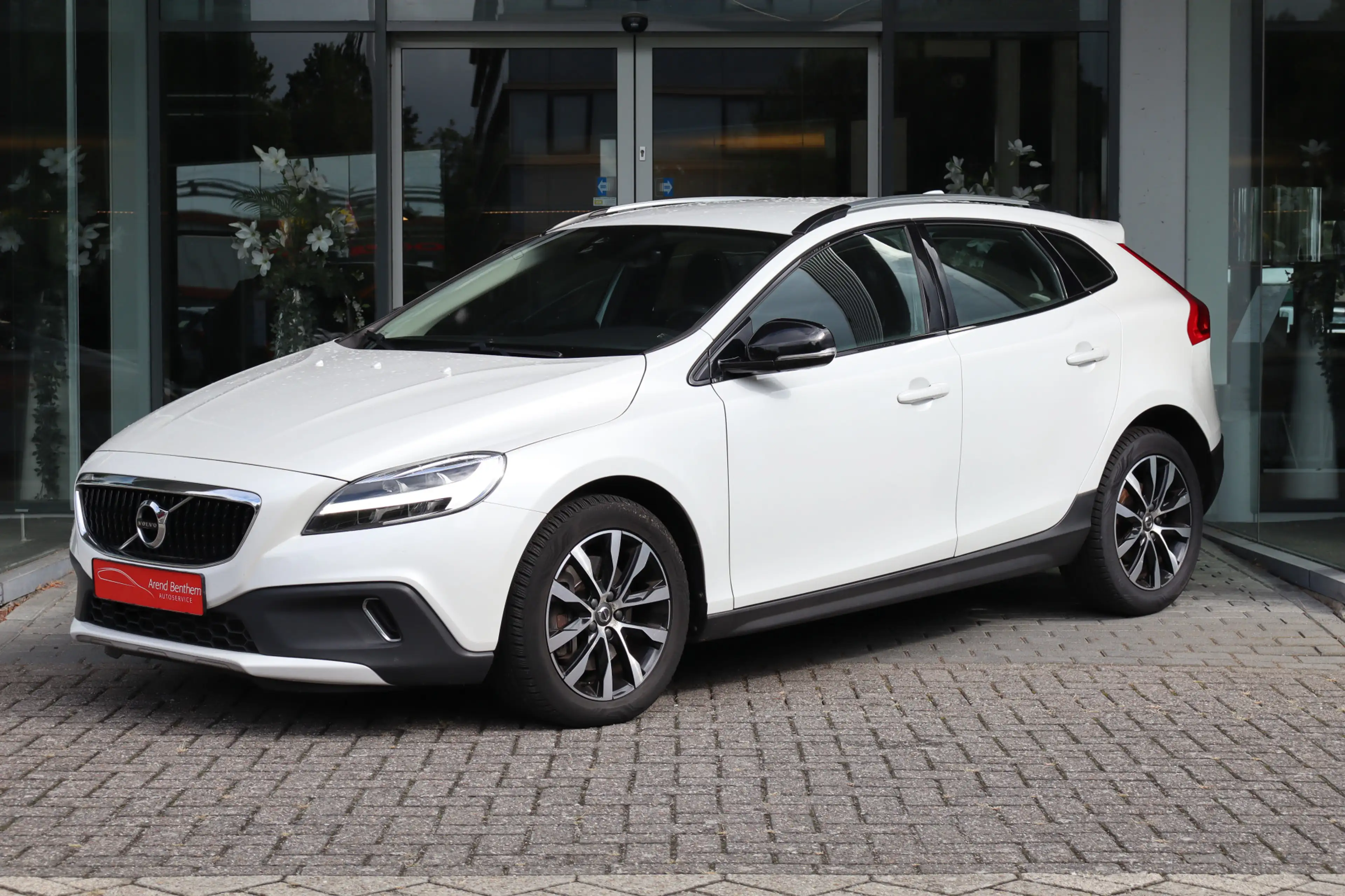 Volvo V40 Cross Country 1.5 T3 Dynamic Edition Navi / Led / Clima / Cruise — photo 6
