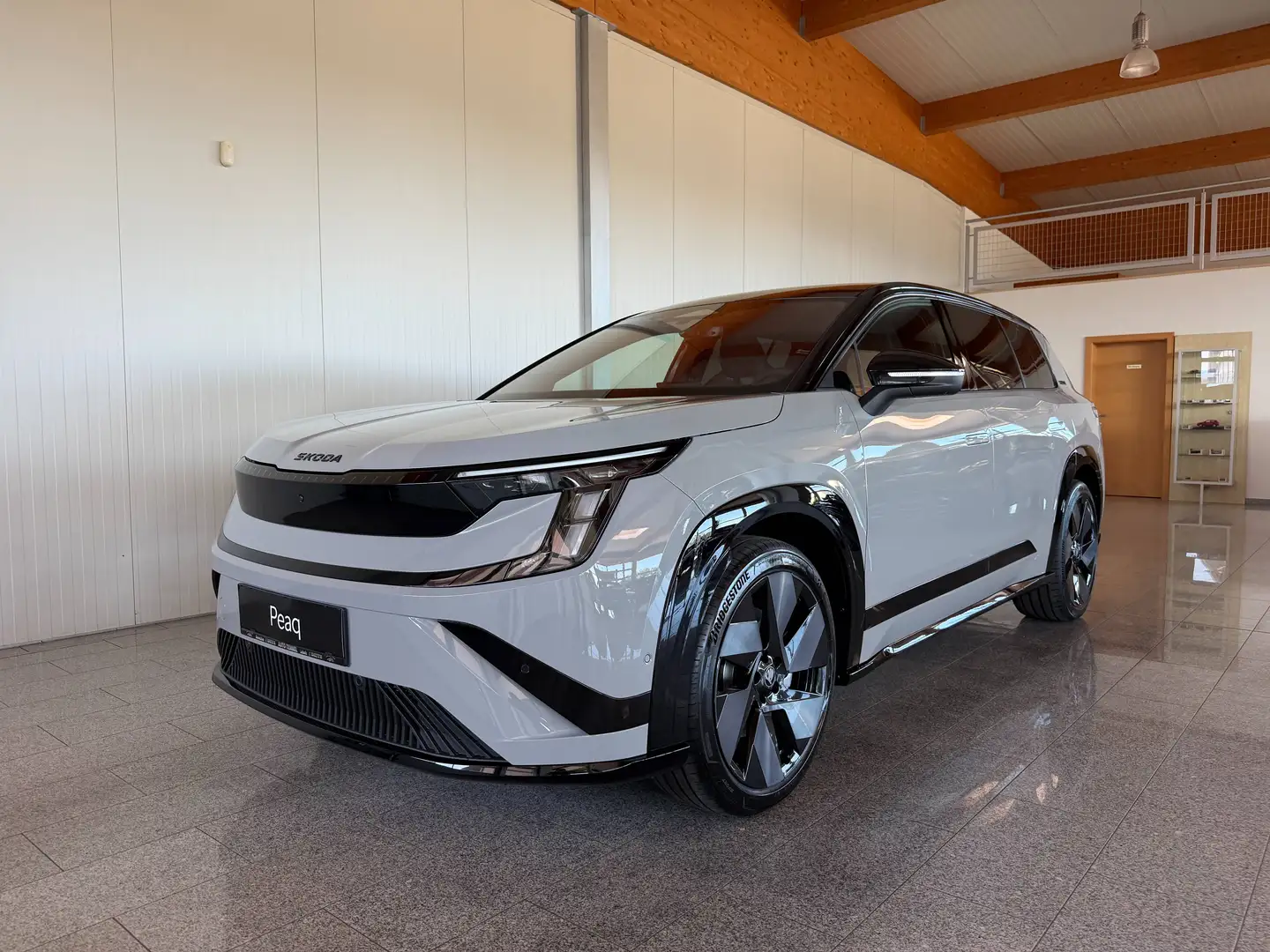 Skoda Peaq Peaq 90x 86kWh Sportline Sportline Grau - 2