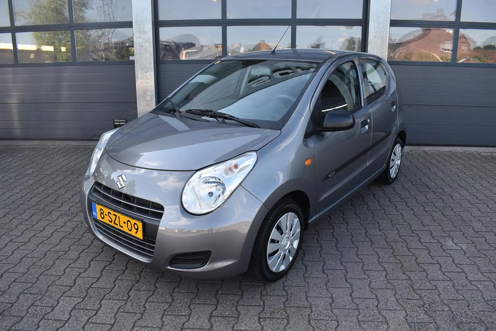 Suzuki Alto 1.0 68pk Comfort Grijs - 1