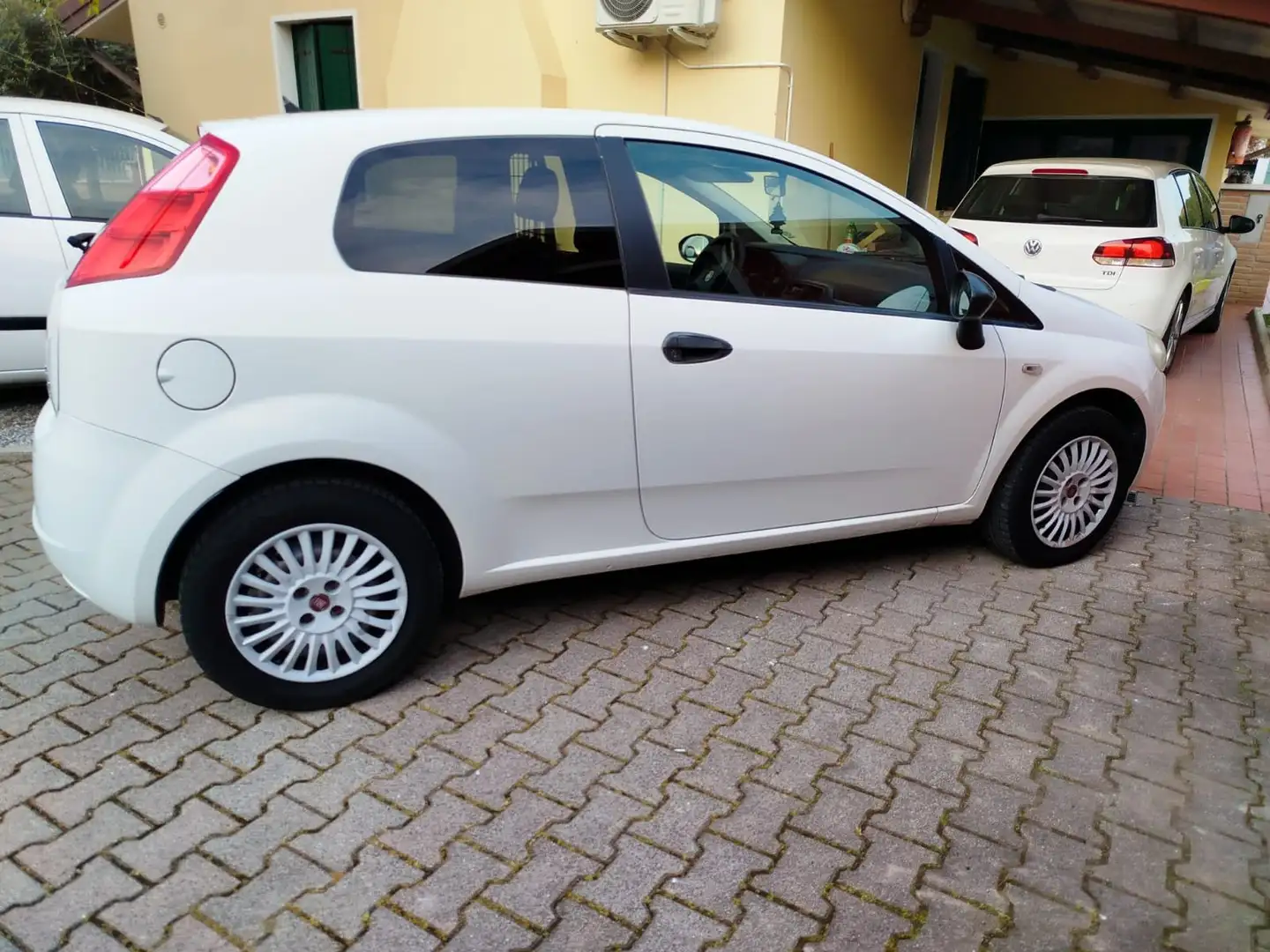 Fiat Grande Punto Grande Punto 3p 1.3 mjt 16v Dynamic 75cv Wit - 2