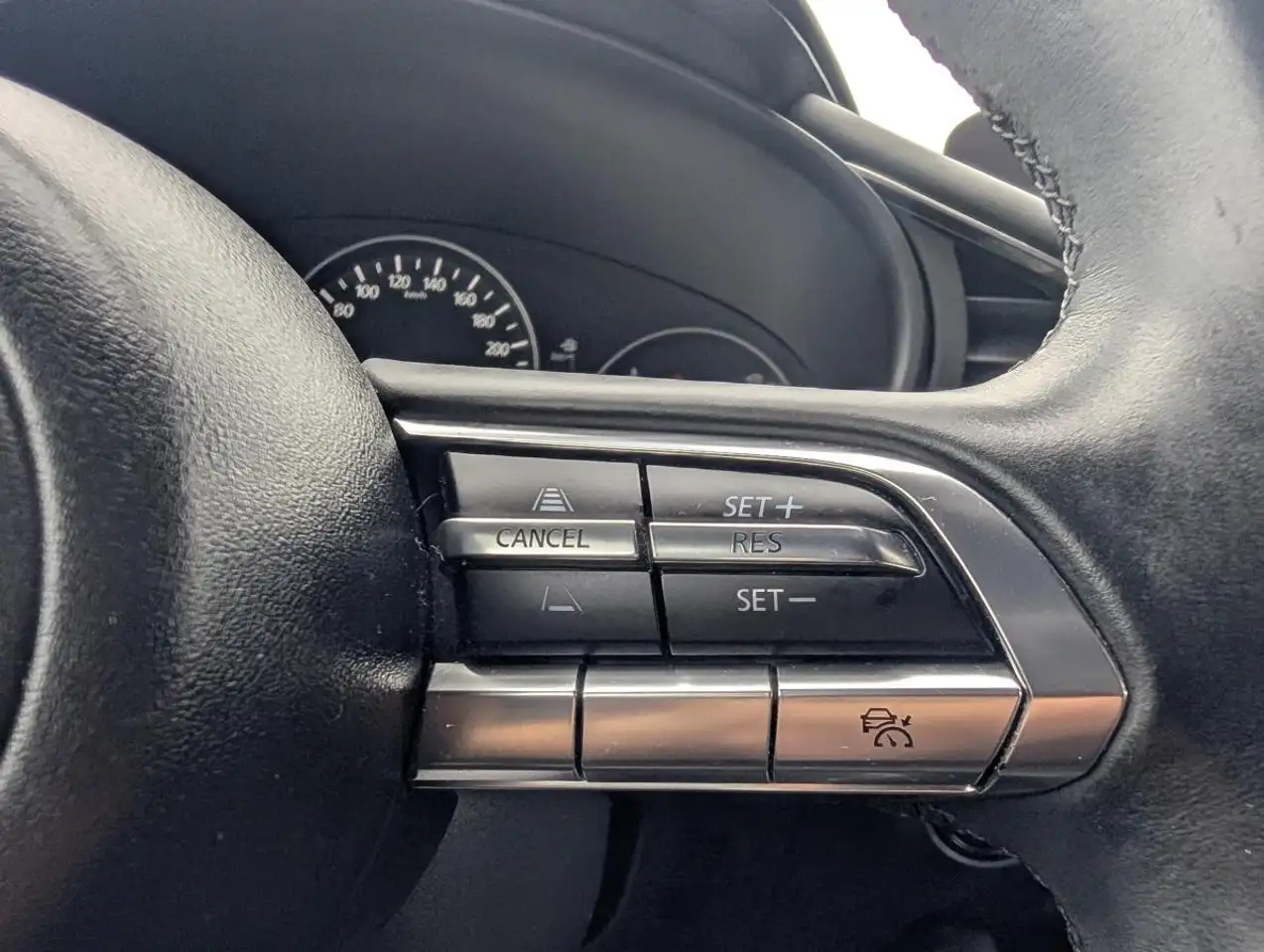 Mazda 3 снимка Mazda 3