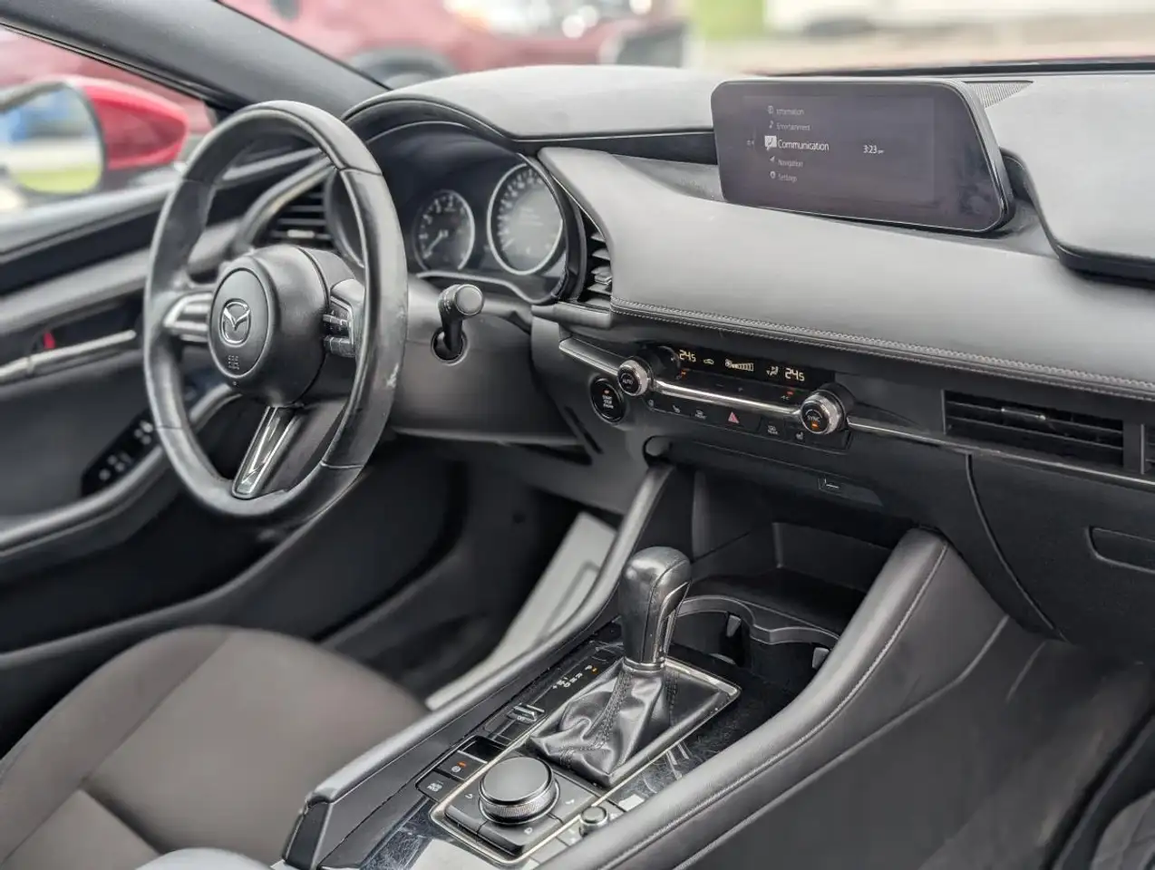 Mazda 3 снимка Mazda 3