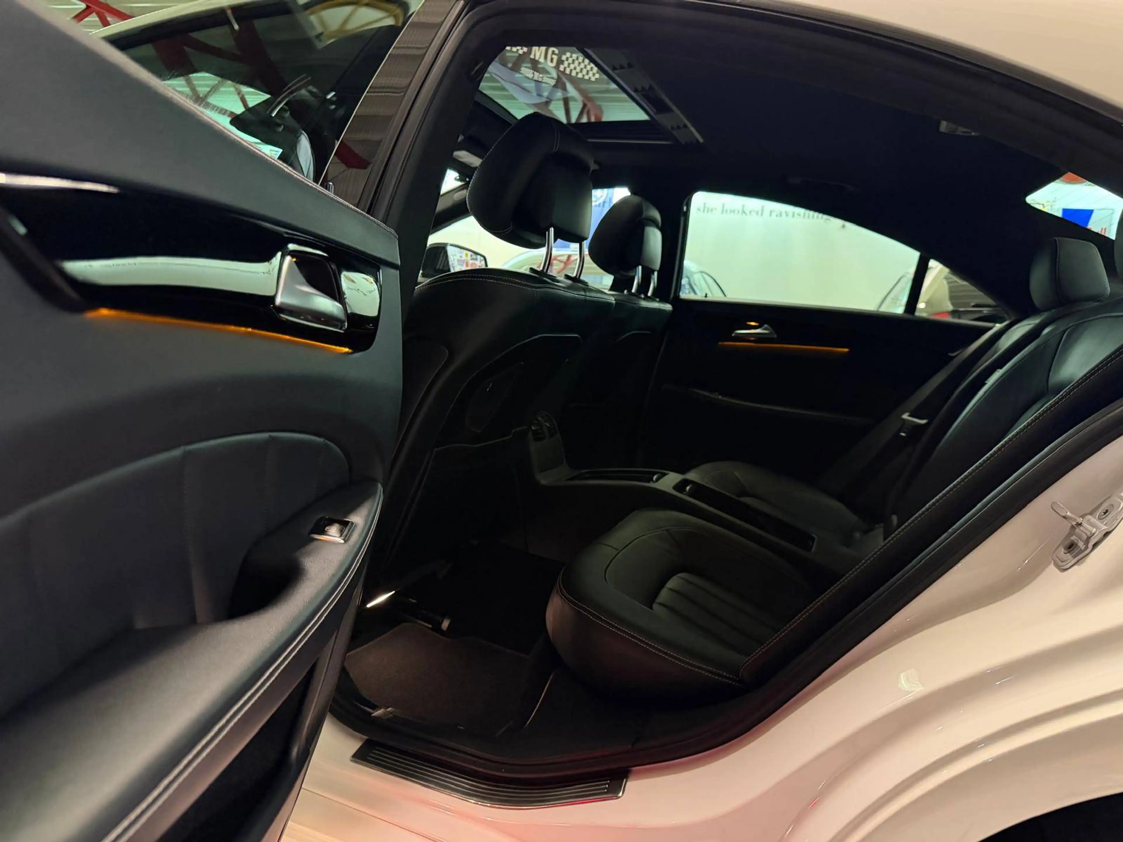 Mercedes-Benz CLS 350 CLS 350 AMG-Paket — photo 14