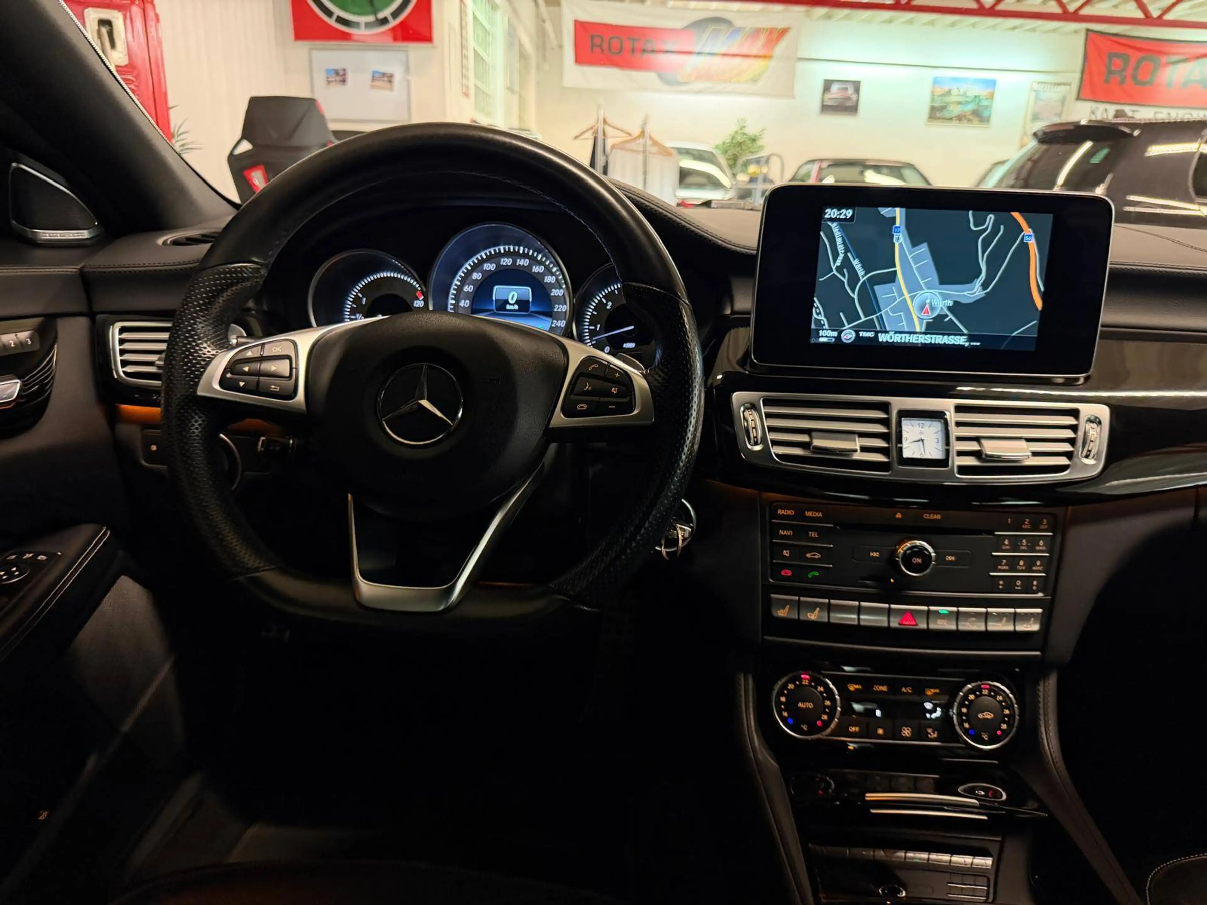 Mercedes-Benz CLS 350 CLS 350 AMG-Paket — photo 10