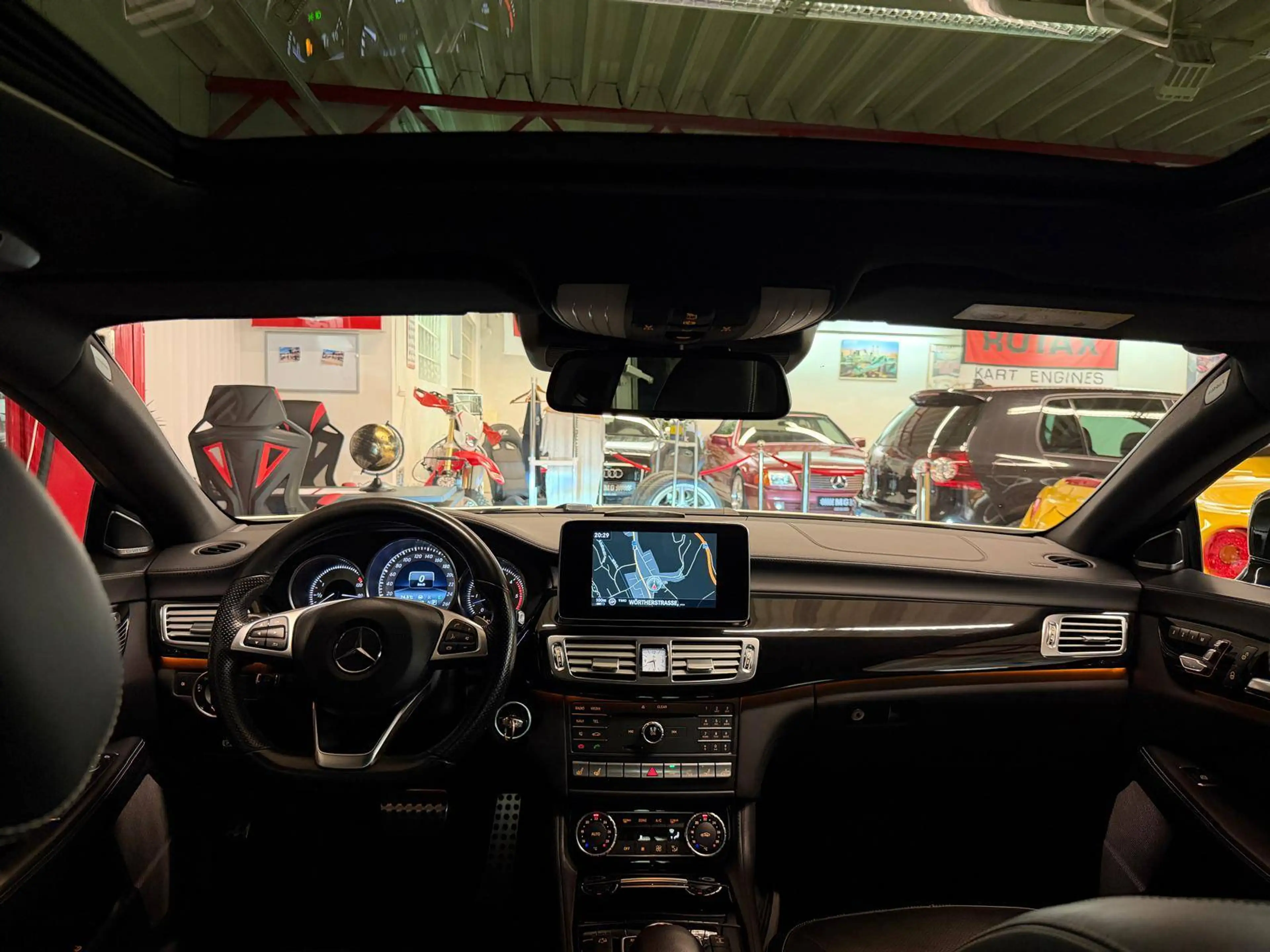 Mercedes-Benz CLS 350 CLS 350 AMG-Paket — photo 9