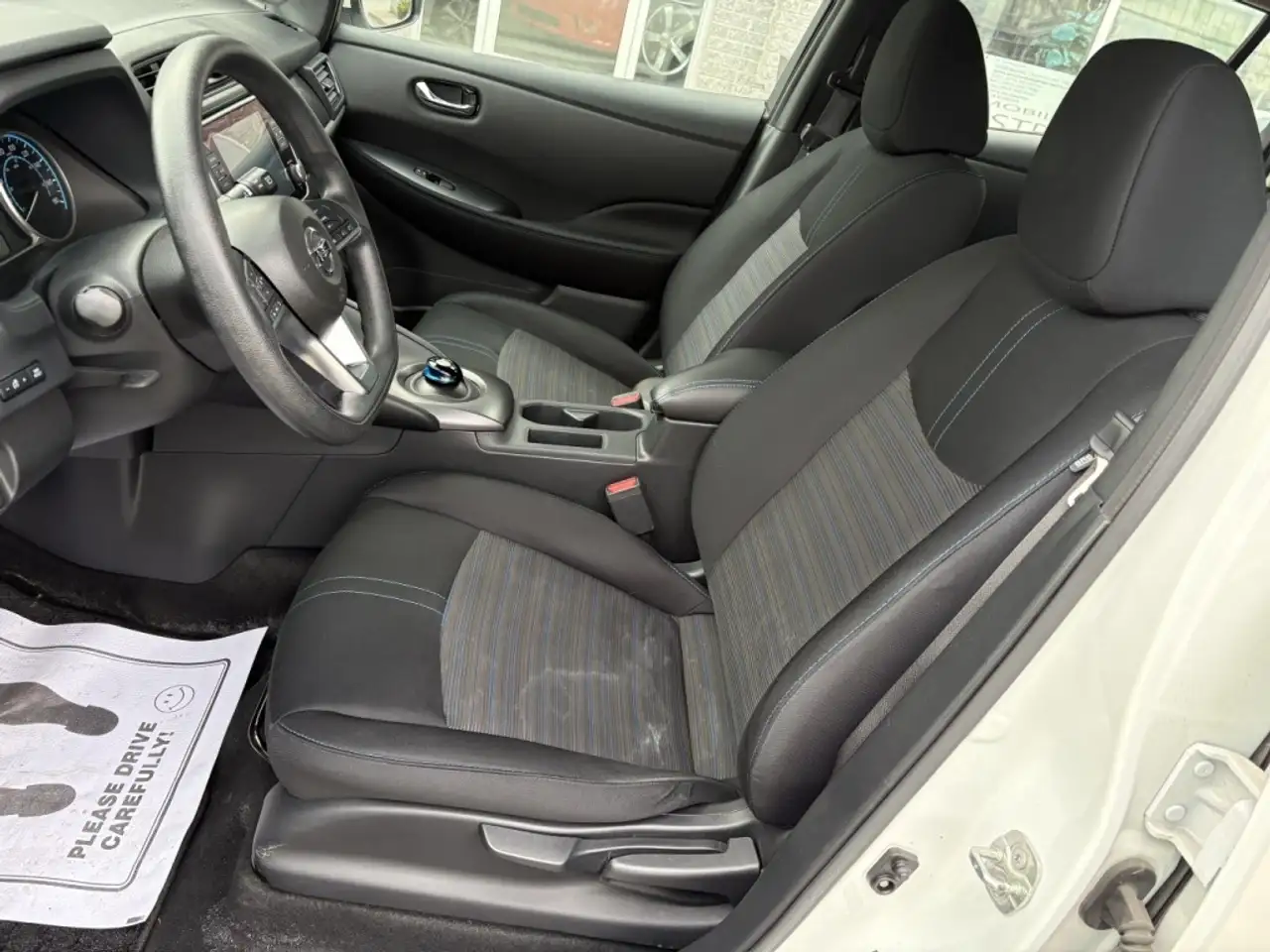 Nissan Leaf снимка Nissan Leaf
