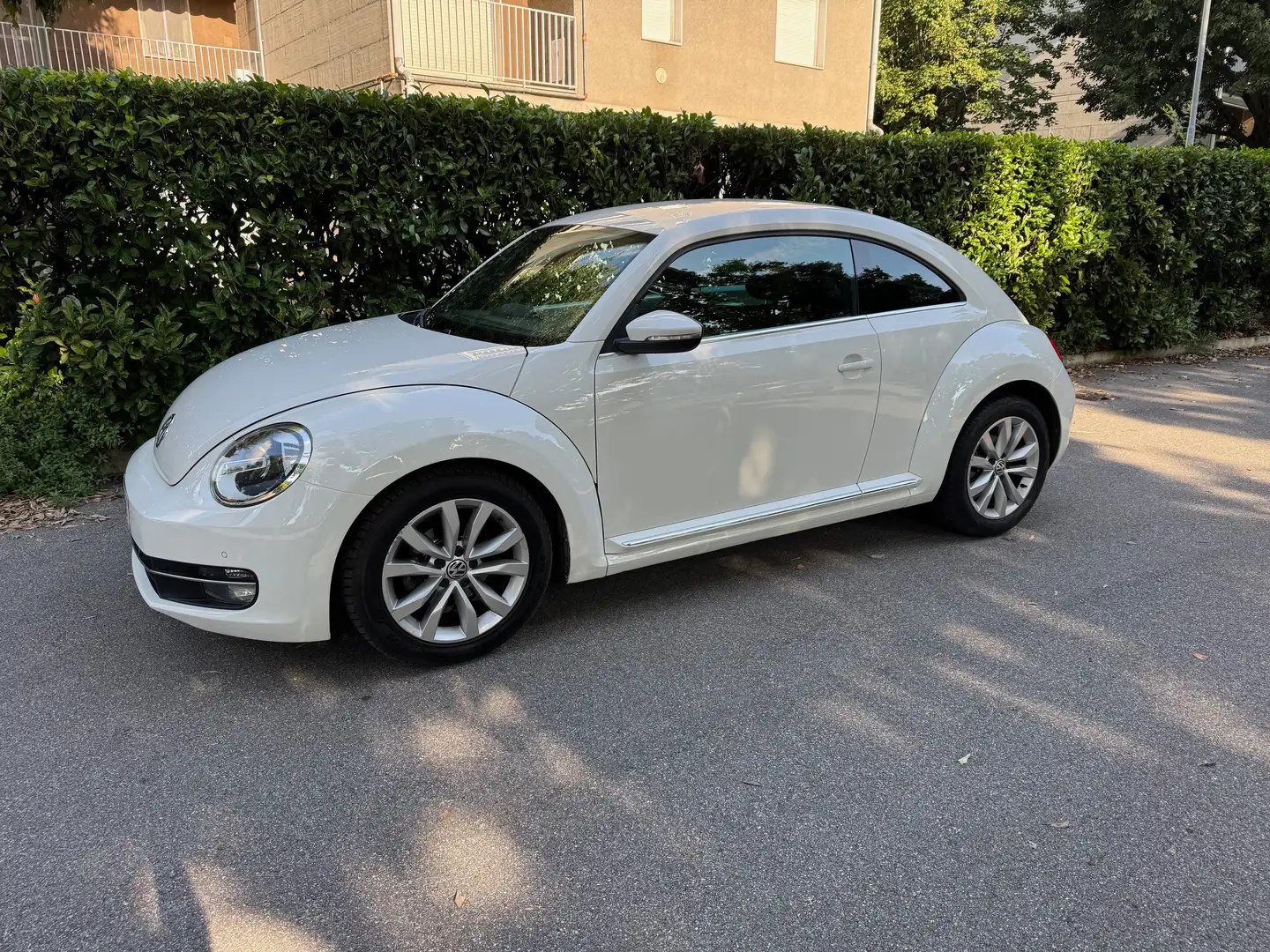 Volkswagen Maggiolino 2011 1.2 TSI Design Bílá - 1