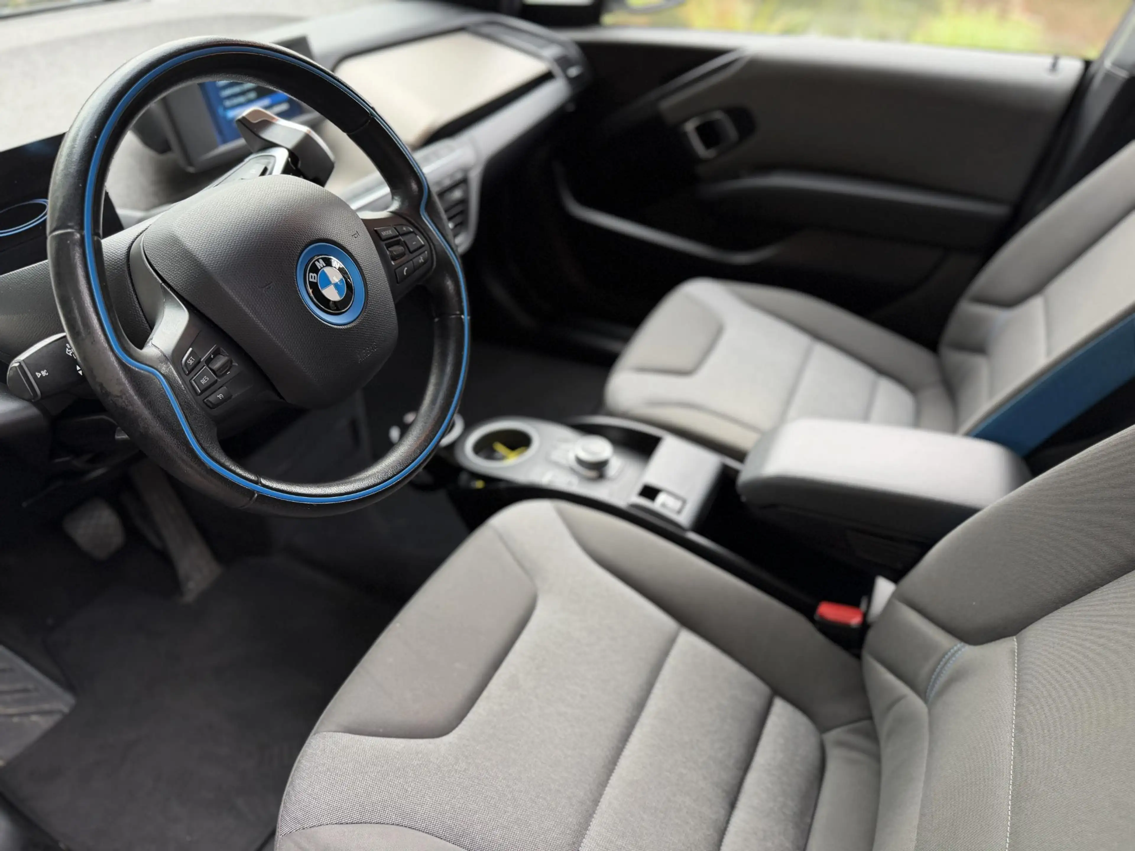 BMW i3 Basis 120Ah 42 kWh | PDC | Navi | Nieuwe Service & — photo 7