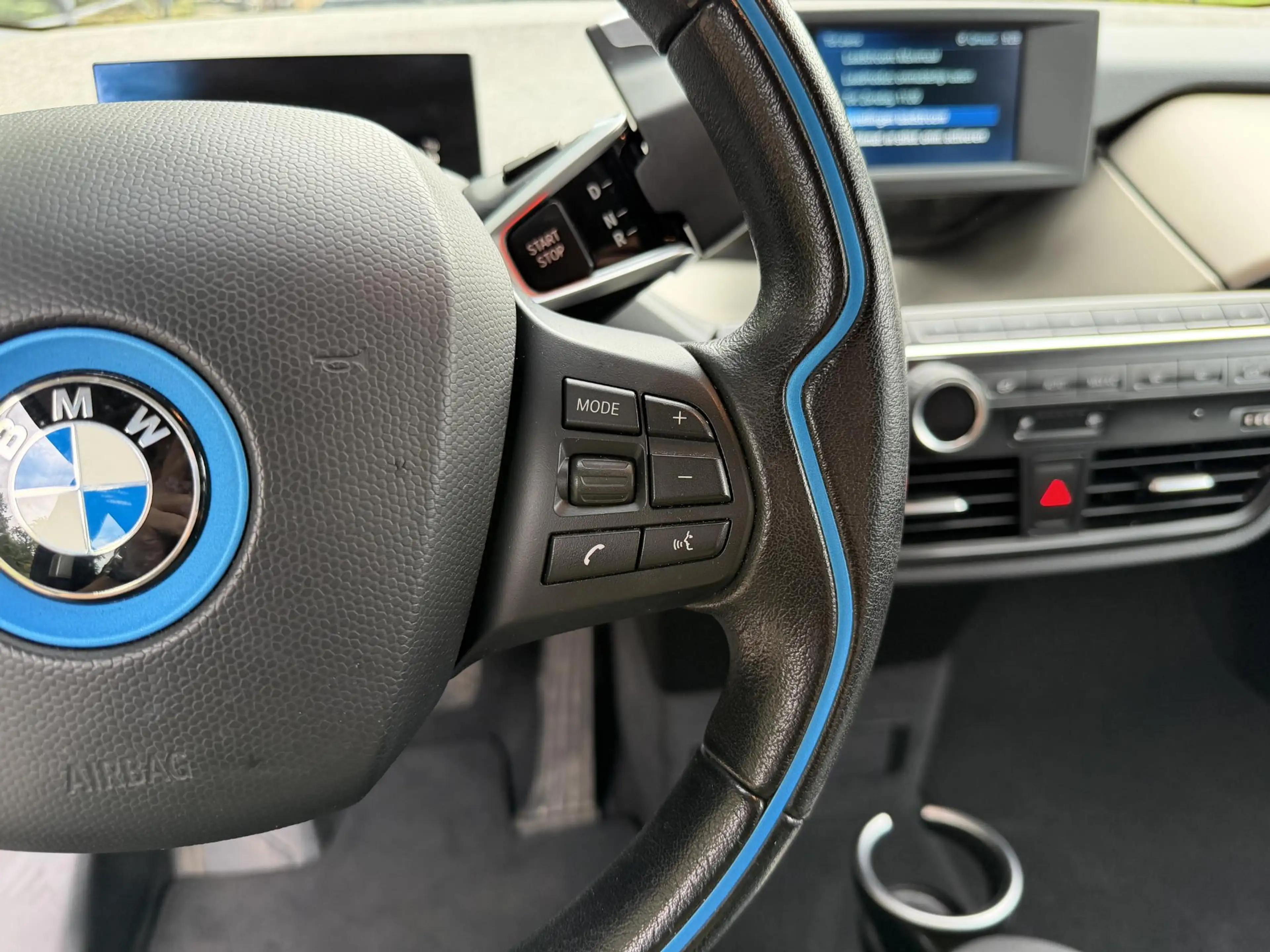 BMW i3 Basis 120Ah 42 kWh | PDC | Navi | Nieuwe Service & — photo 11