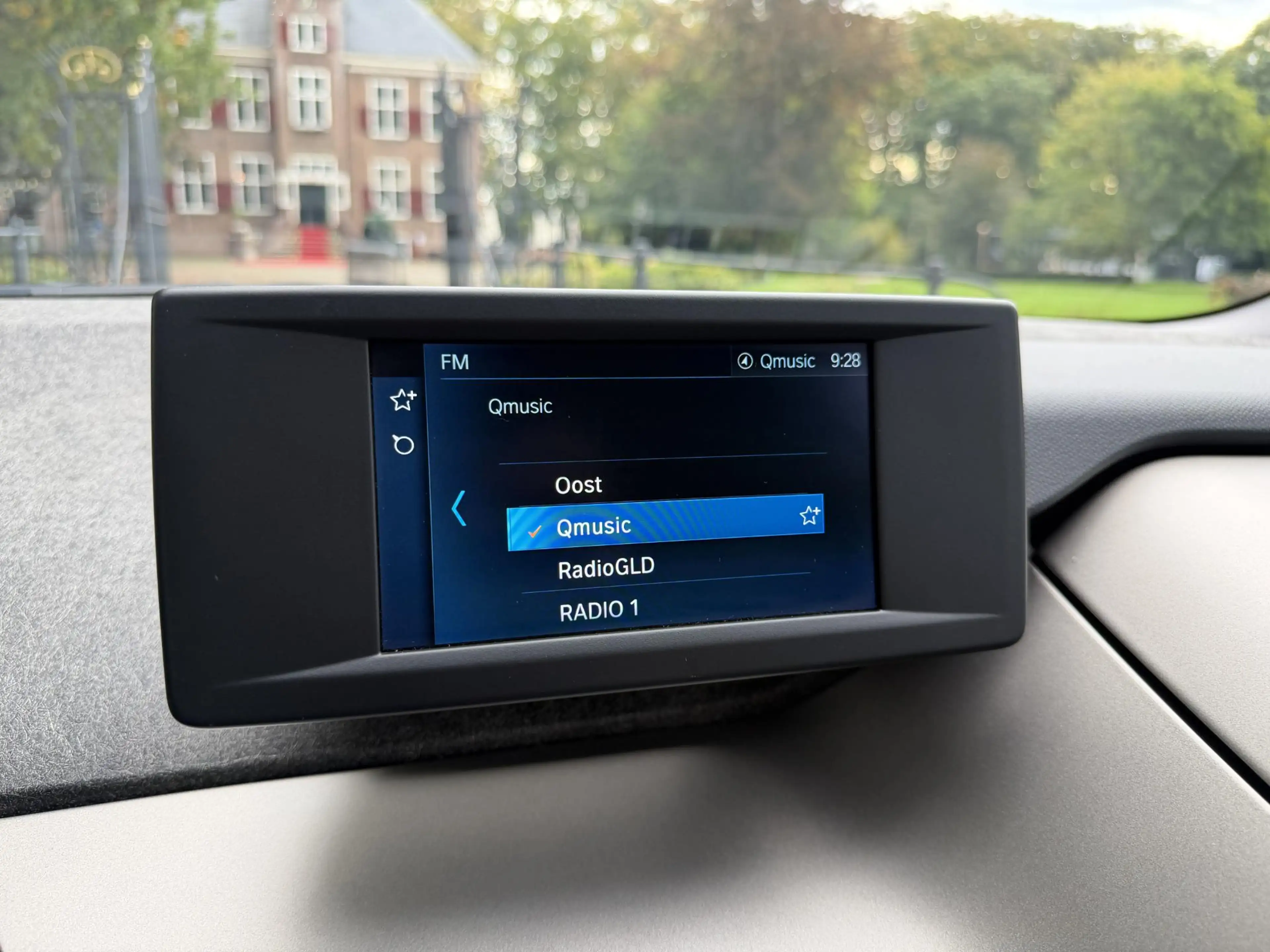 BMW i3 Basis 120Ah 42 kWh | PDC | Navi | Nieuwe Service & — photo 13