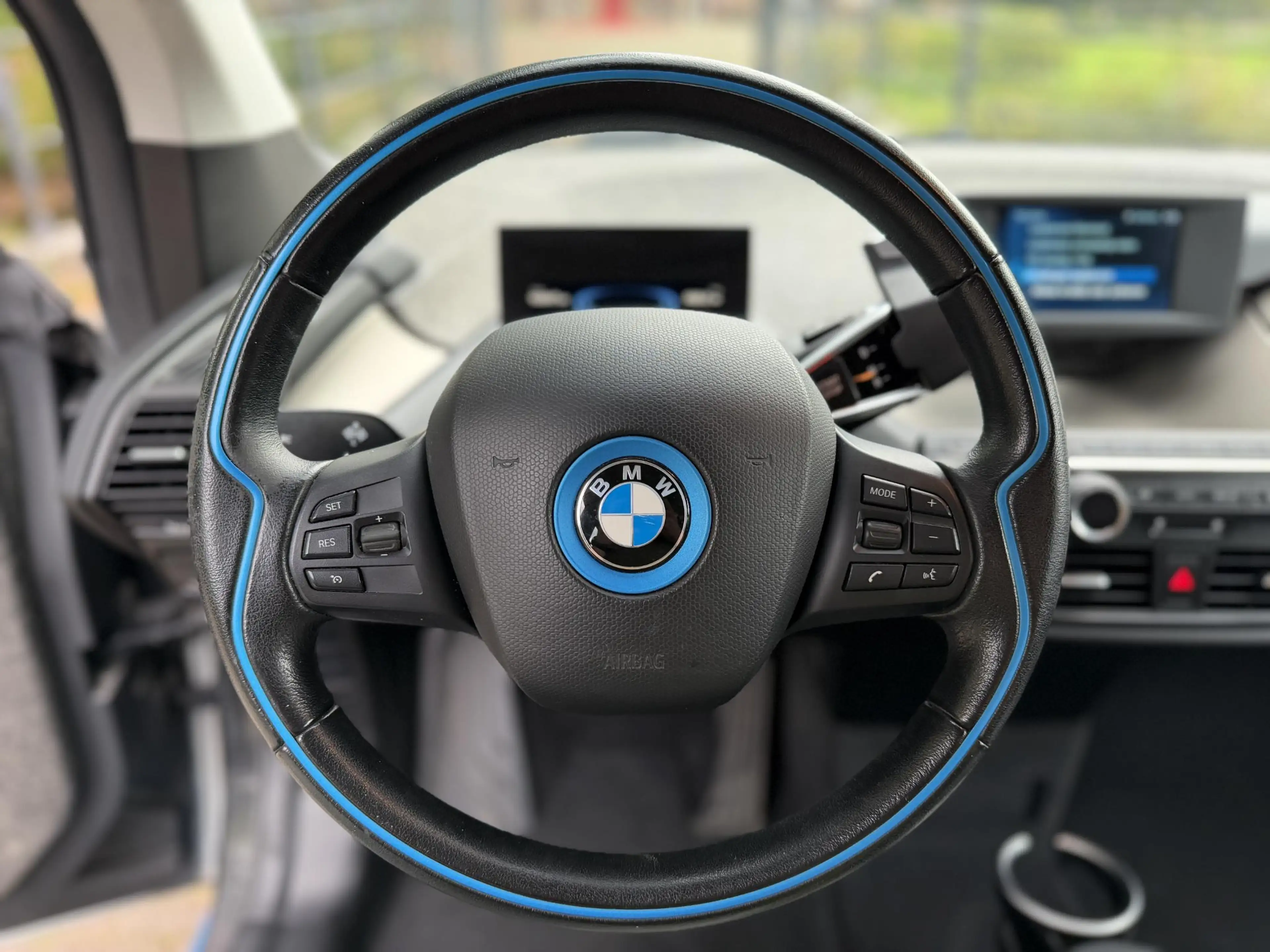 BMW i3 Basis 120Ah 42 kWh | PDC | Navi | Nieuwe Service & — photo 9