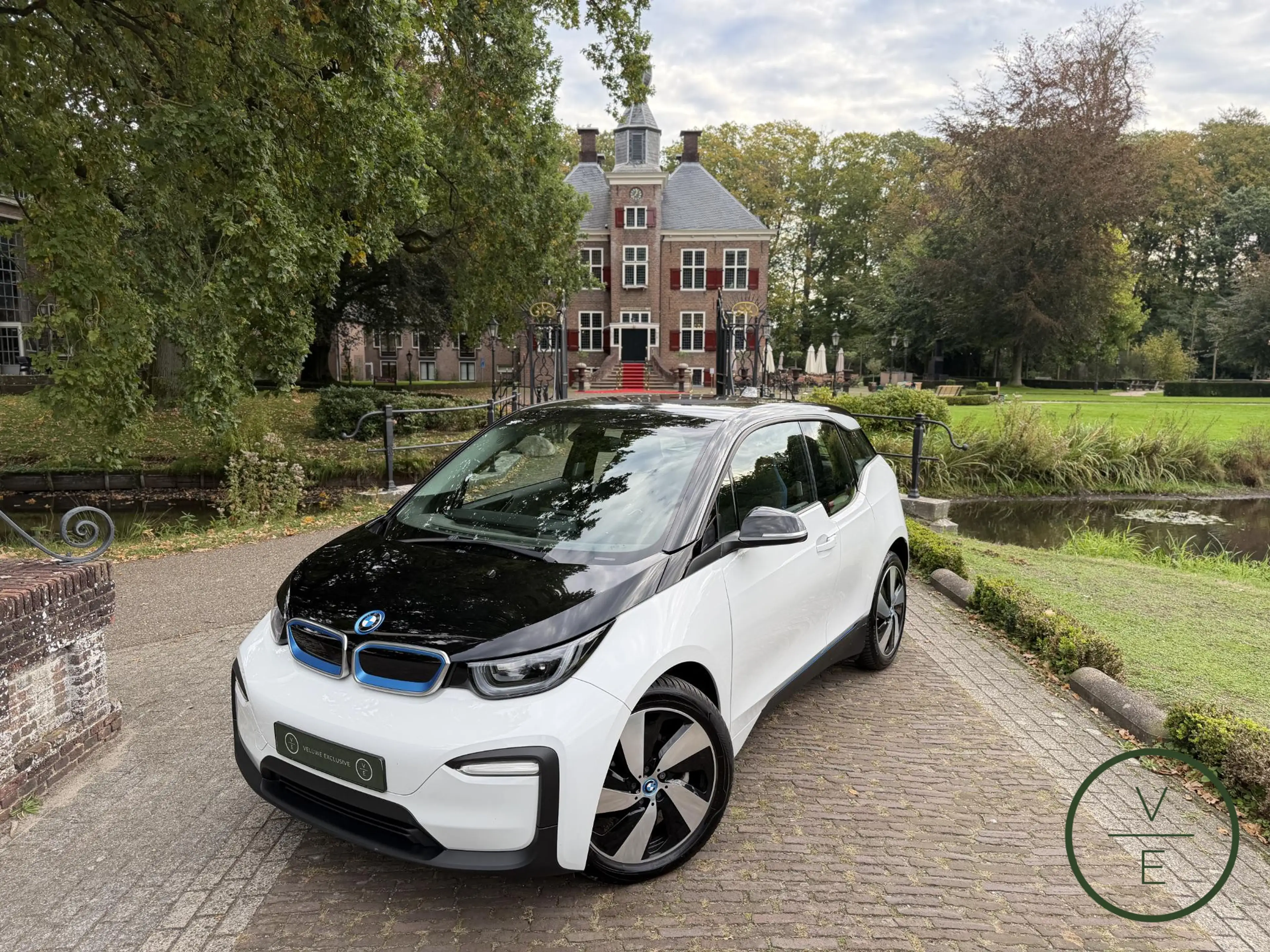 BMW i3 Basis 120Ah 42 kWh | PDC | Navi | Nieuwe Service &