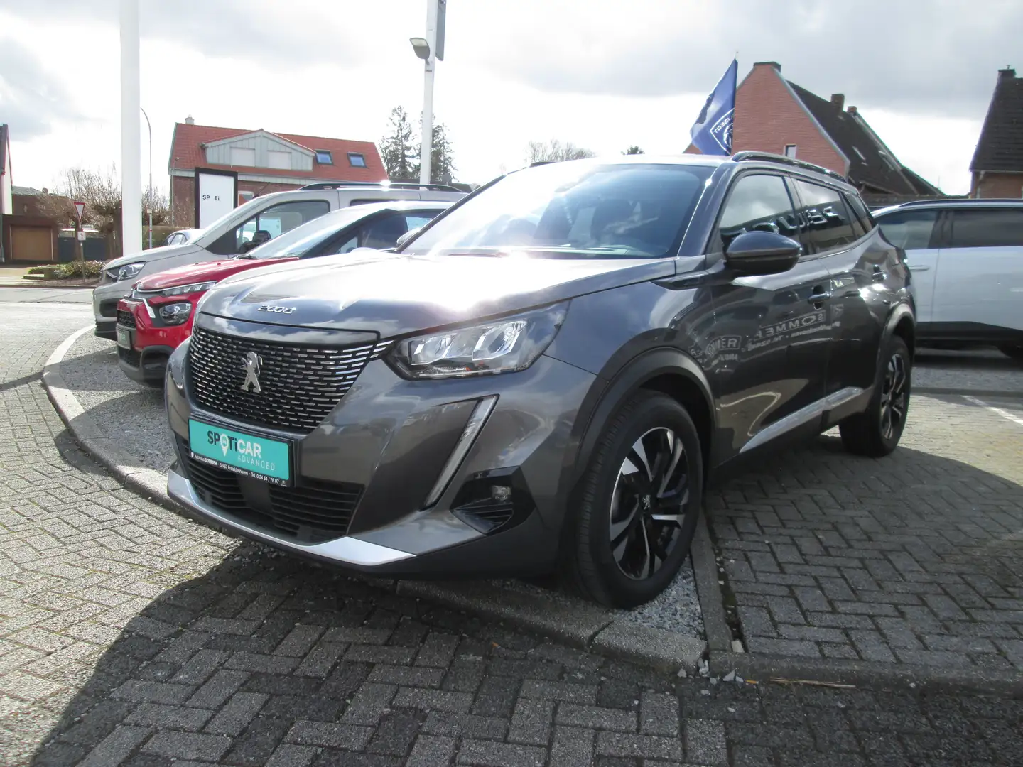 Peugeot 2008 PureTech 130 Allure Pack Grau - 1