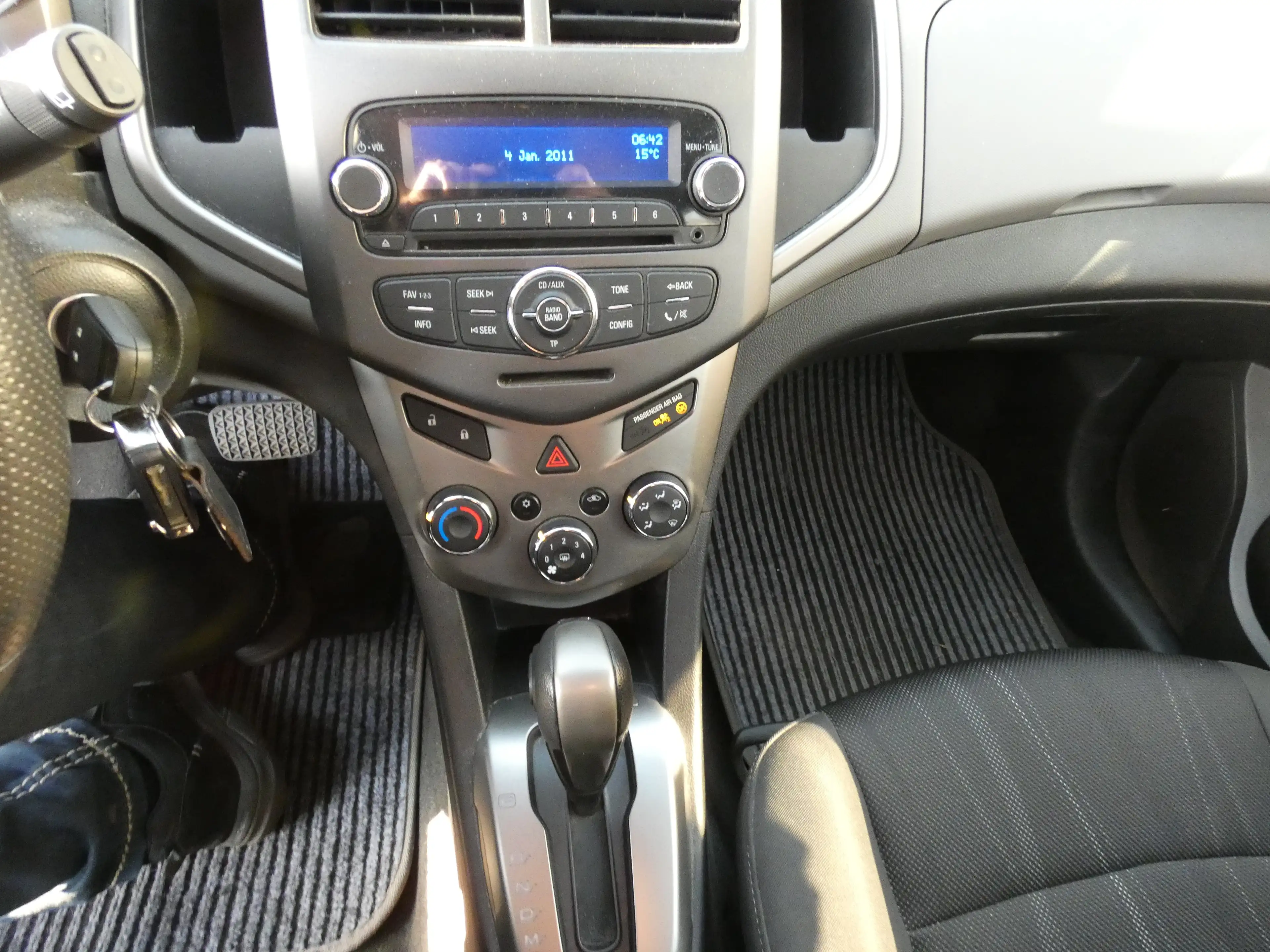 Chevrolet Aveo 1.4 Automatik LT+ 5 türig, Navi, Alu, WR, Klima — photo 14