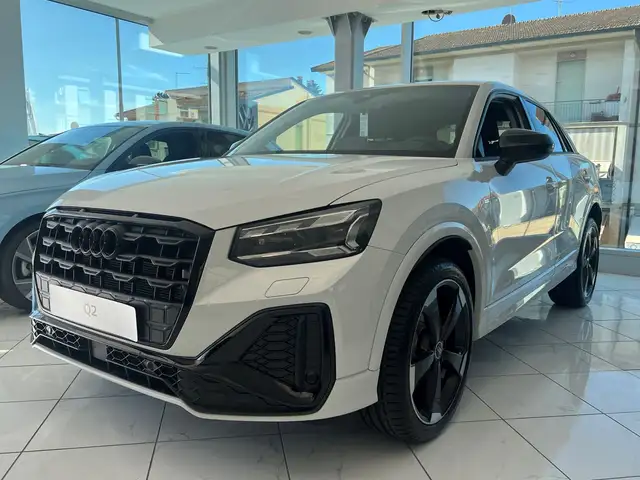 Audi Q2 Q2 35 2.0 tdi Identity Black s-tronic