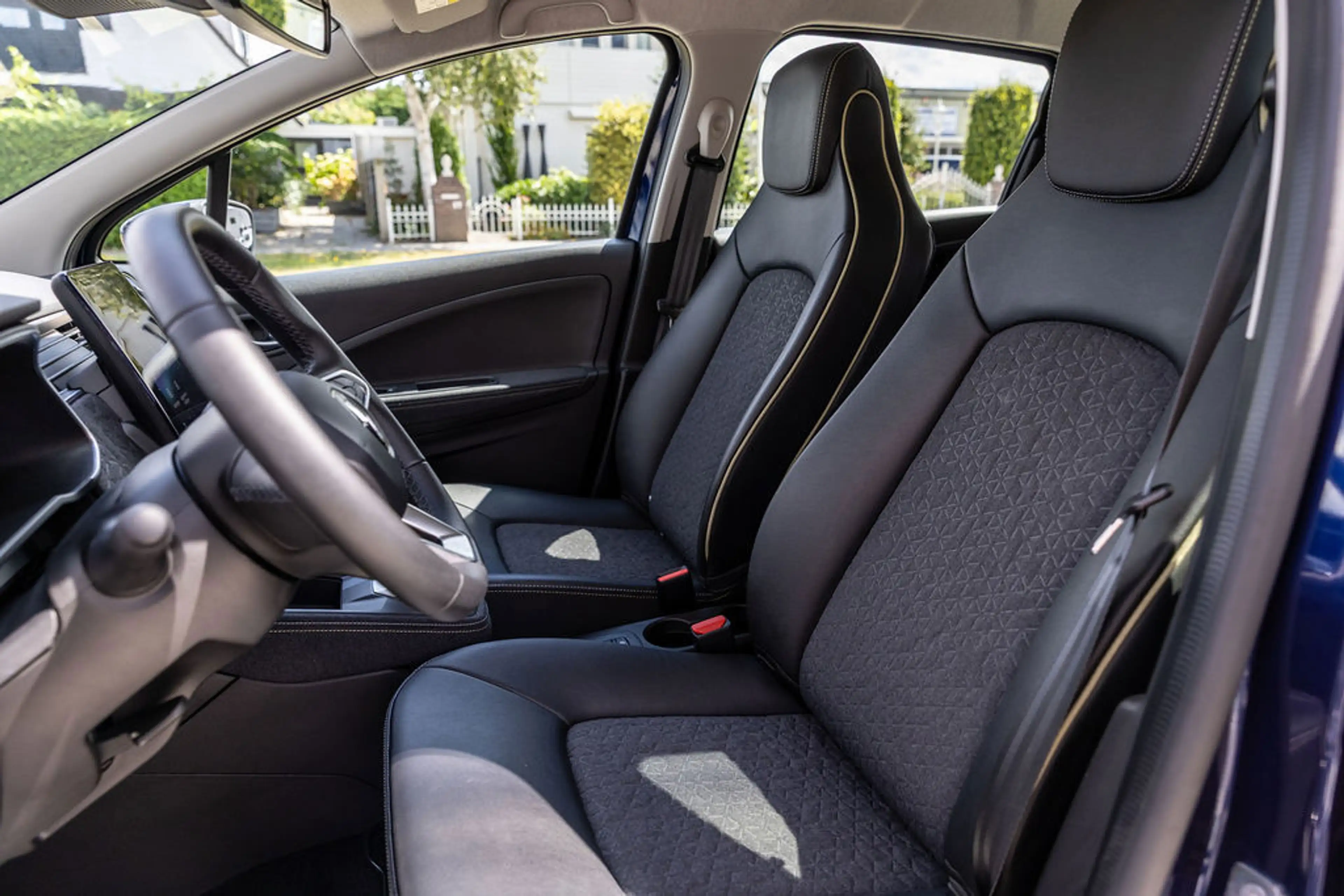 Renault ZOE R135 Iconic 52 kWh — photo 33